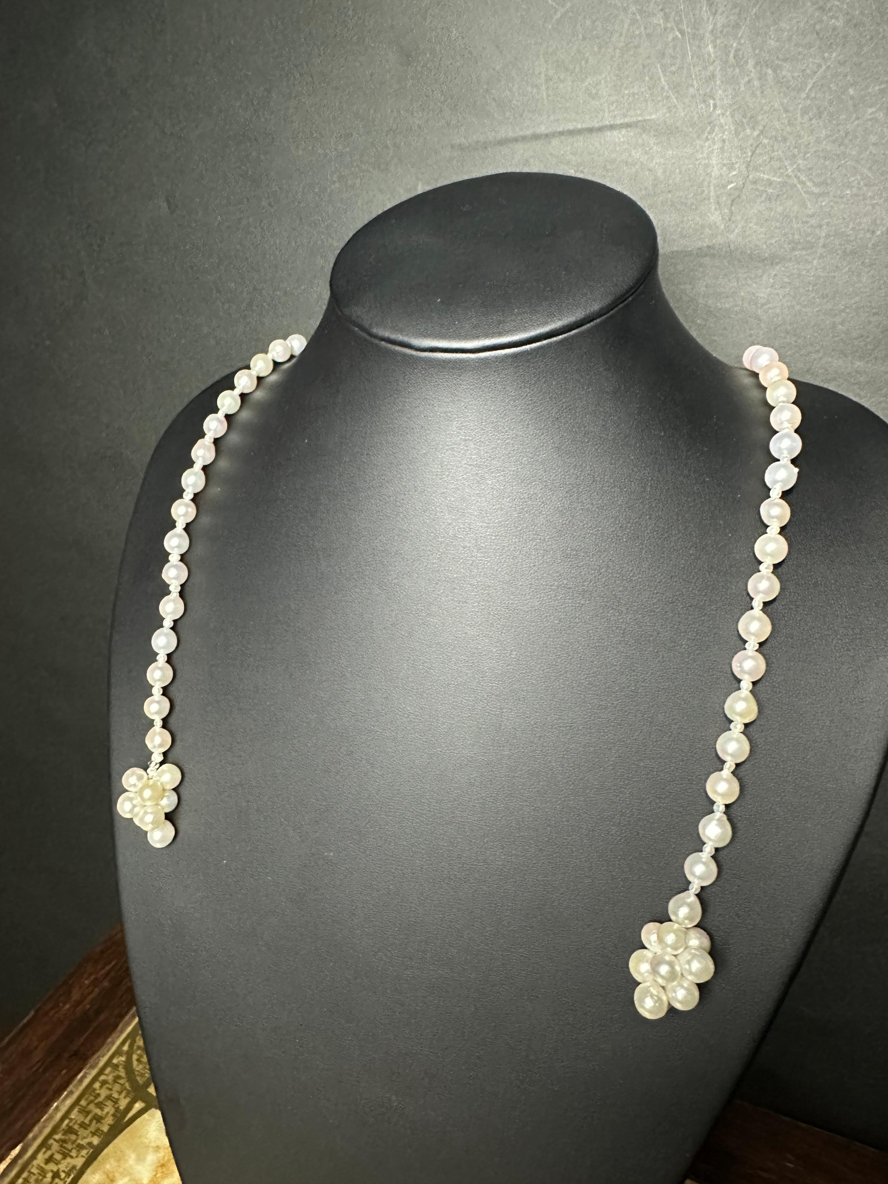 Schöpfer: IRIS PARURE
Perlenfarm: Ehime, Uwajima, JAPAN
Eigenschaften:Nicht gefärbt und nicht gebleicht, BENI AKOYA®
Größe der Perle: 7.0mm-7.50mm
Anzahl der Perlen: 134

 IRIS PARURE stellt seit ihrer Gründung im Jahr 1953 Perlenschmuck von