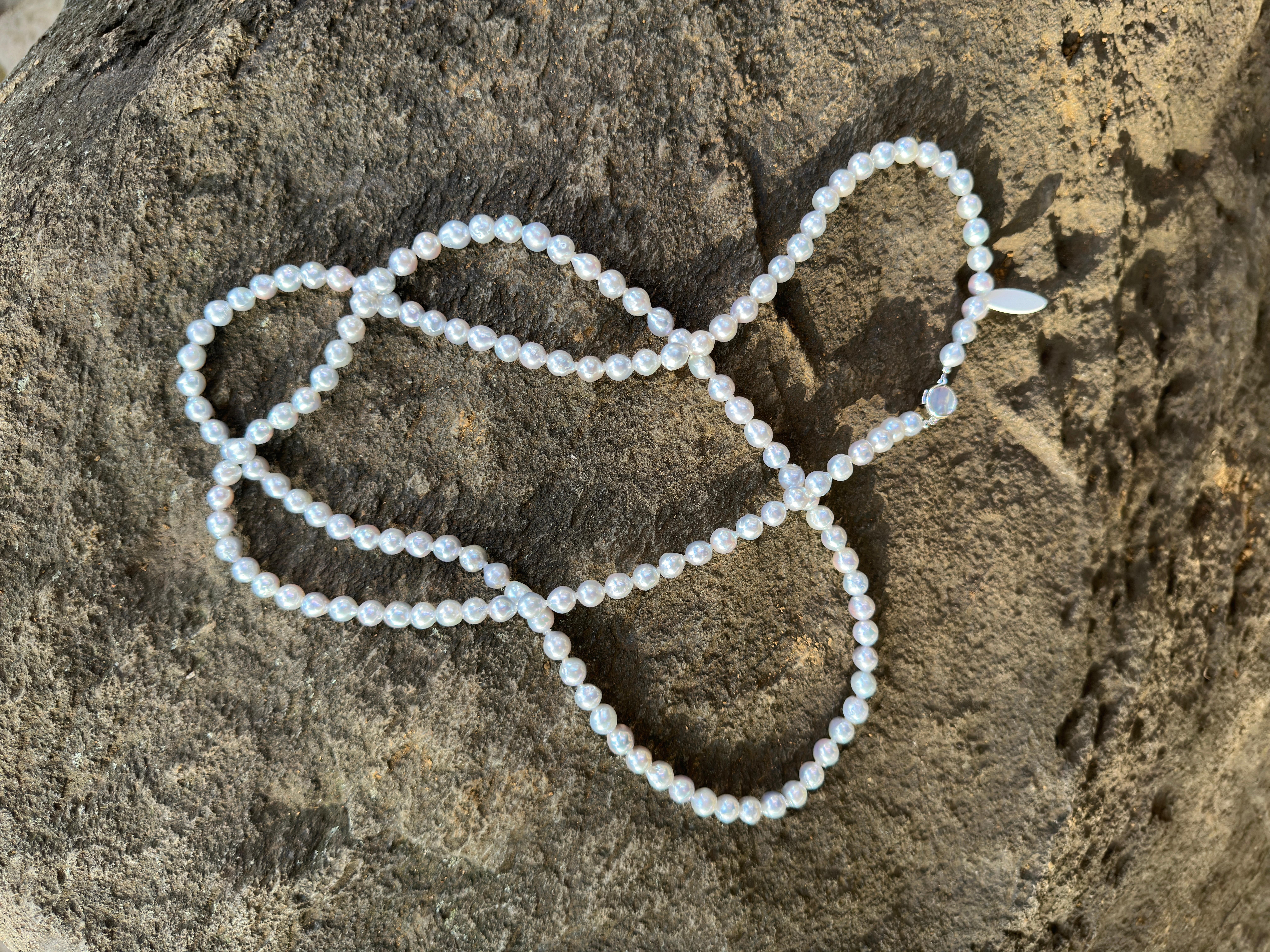 IRIS PARURE Barock Akoya-Perlenkette 8,0 mm, Halskette, nicht gebleicht und nicht farbige Perle Damen im Angebot