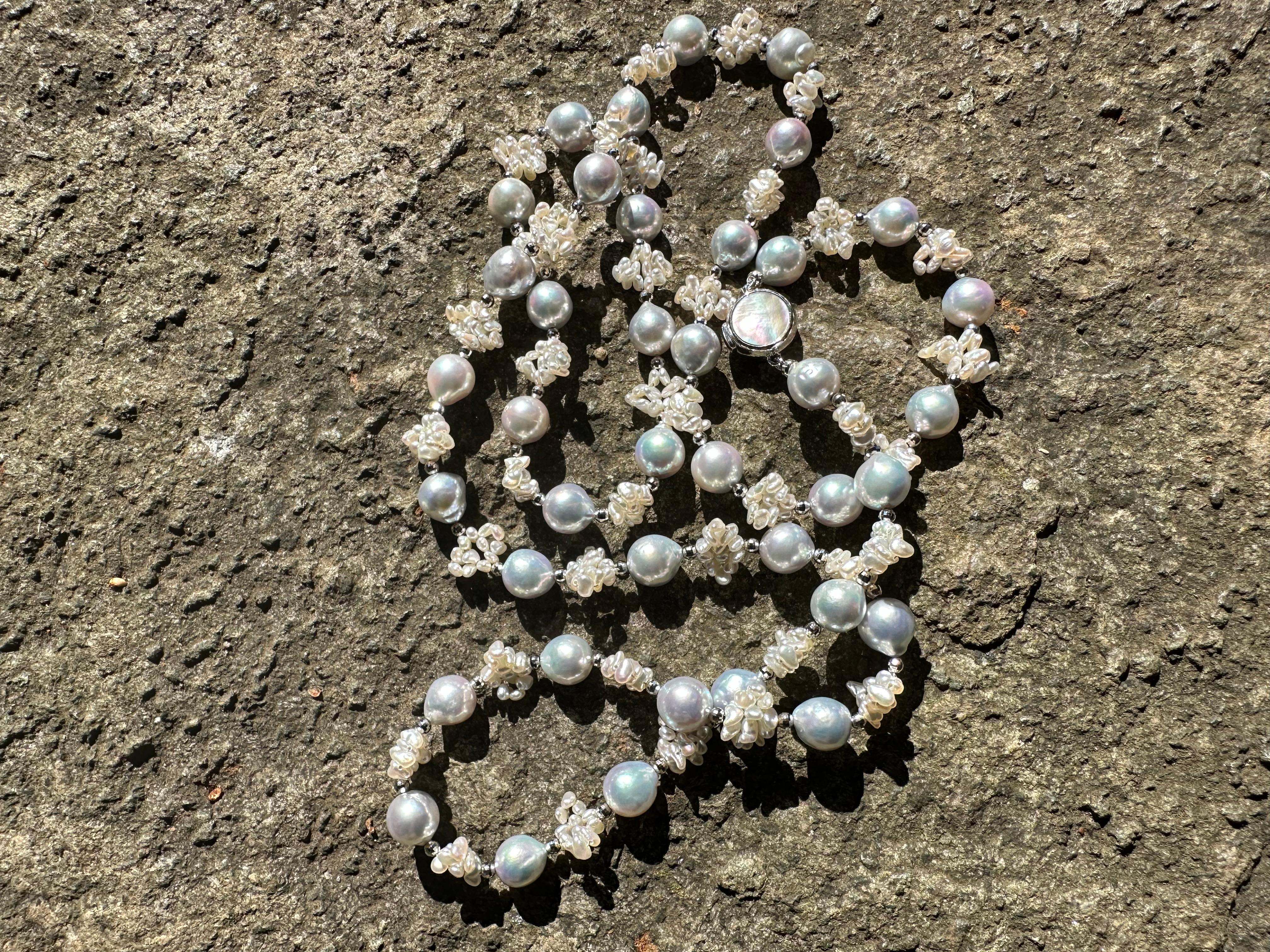 Créateur : IRIS PARURE
Ferme perlière : Ehime, Uwajima, JAPON
Caractéristiques : non coloré et non blanchi, BENI AKOYA®.
Taille de la perle : 8.00mm-8.50mm
Nombre de perles : 39

 Depuis sa création en 1953, IRIS PARURE fabrique des bijoux en perles