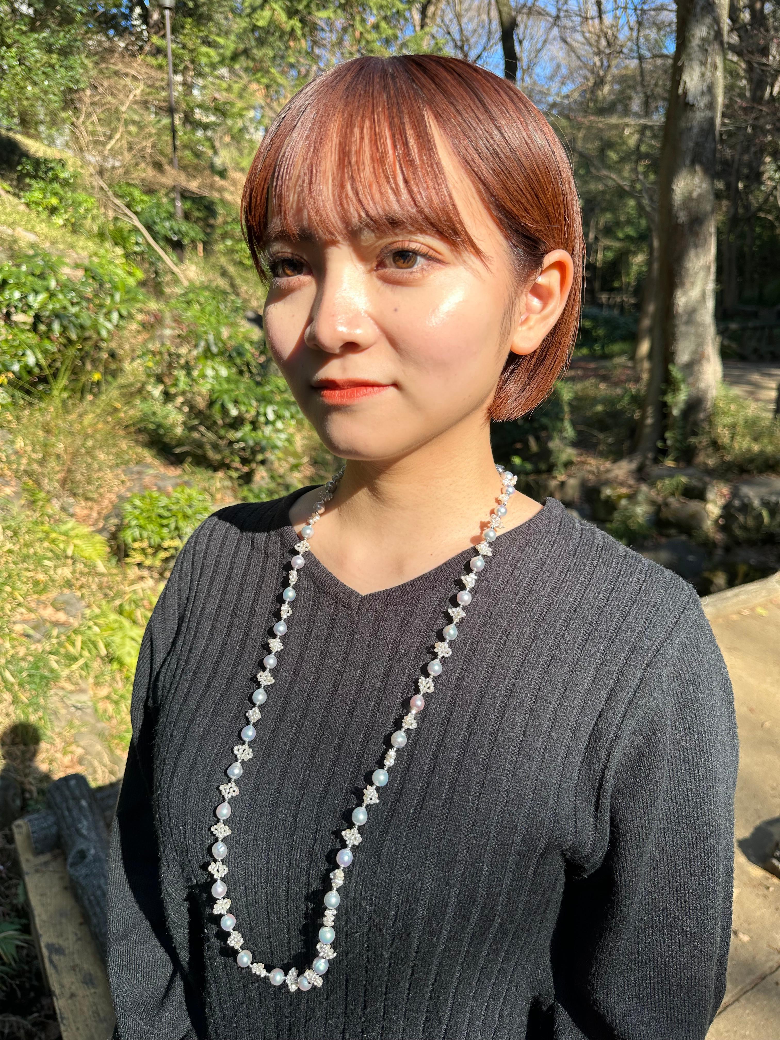IRIS PARURE, Barockperle, nicht farbige und gebleichte japanische Akoya-Perlenkette (Kunsthandwerker*in) im Angebot