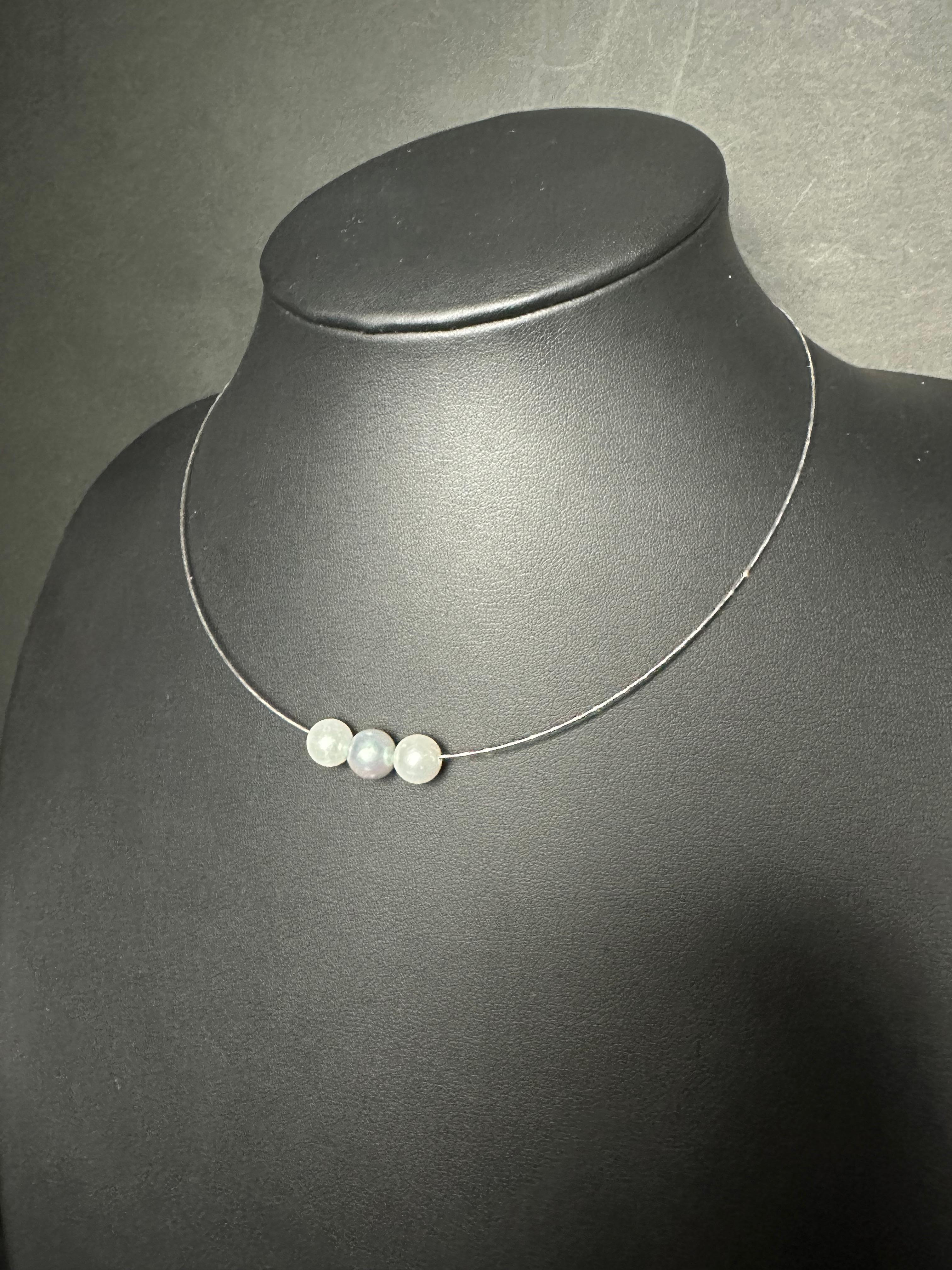 Creator: IRIS PARURE
category: Pearl-through Necklace 
Pearl farm: Ehime, Uwajima, JAPAN
Features:Non Colored & Non Bleached, BENI AKOYA®
Size of Pearl:3
Number of Pearl:1

 IRIS PARURE, since its establishment in 1953, has been crafting the finest