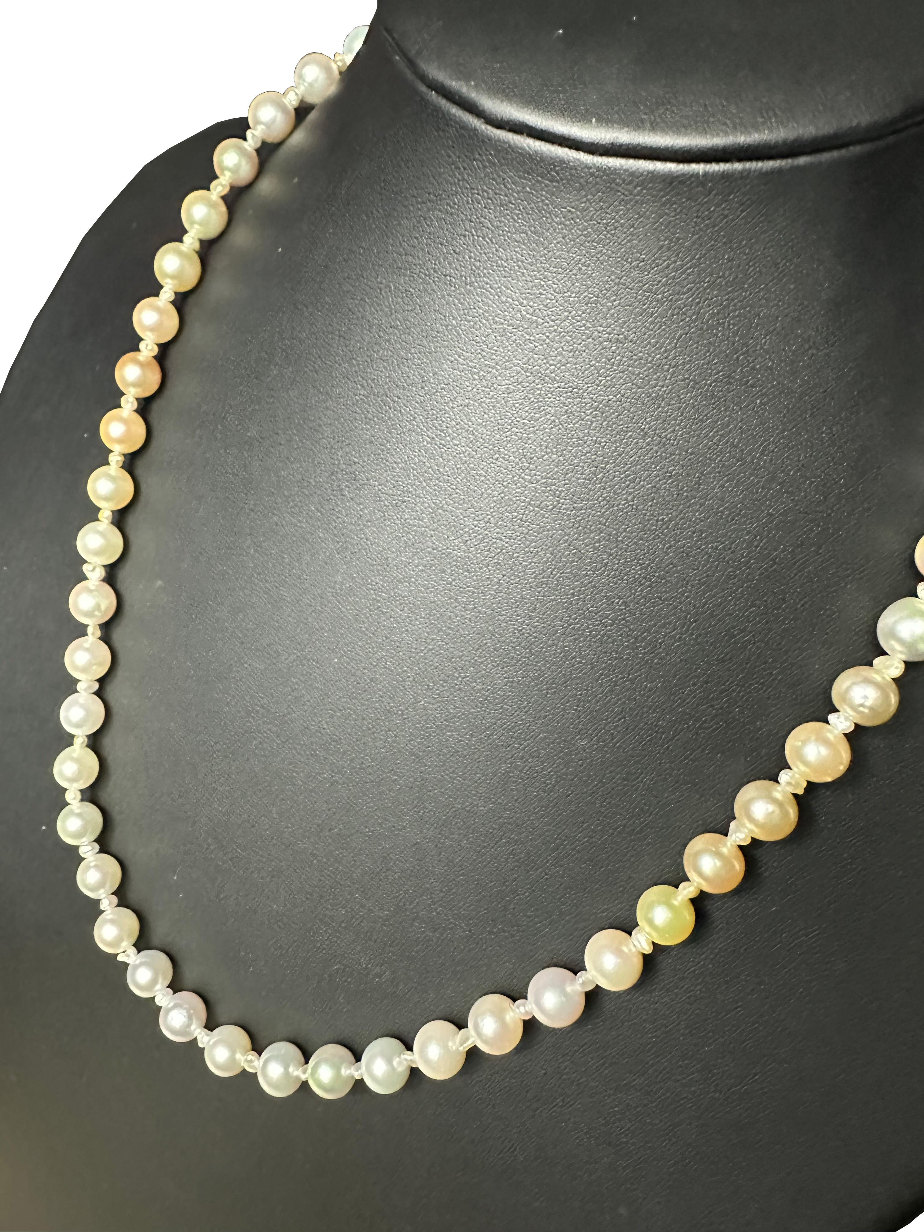 IRIS PARURE, Halskette mit Akoya-Perlen, nicht farbige und gebleichte Japanperlen, 8,00-8,50 mm im Angebot 2