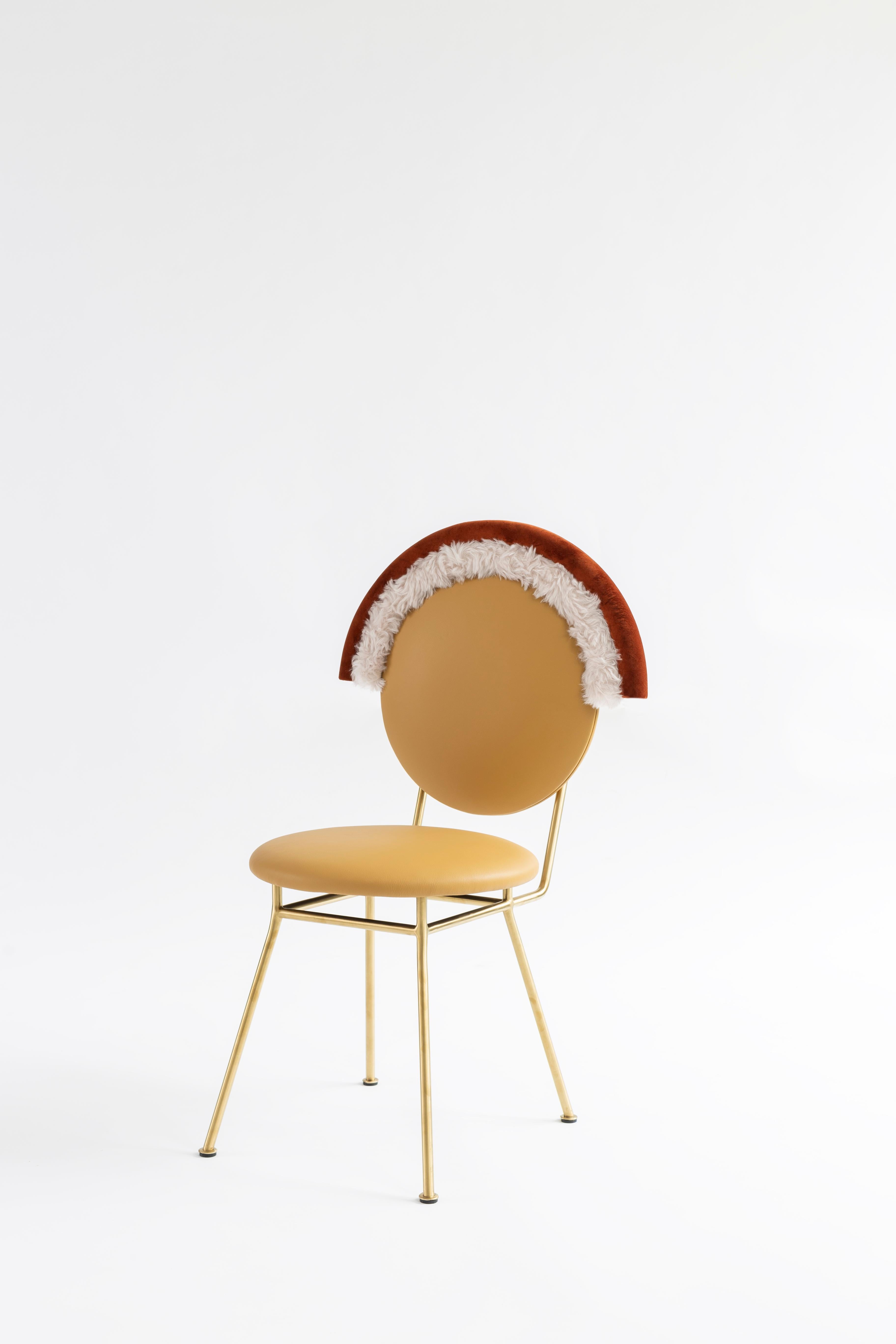 Iris Spring Chair in Leather by Merve Kahraman

Velvet, faux fur, leather and matte brass finish.

20