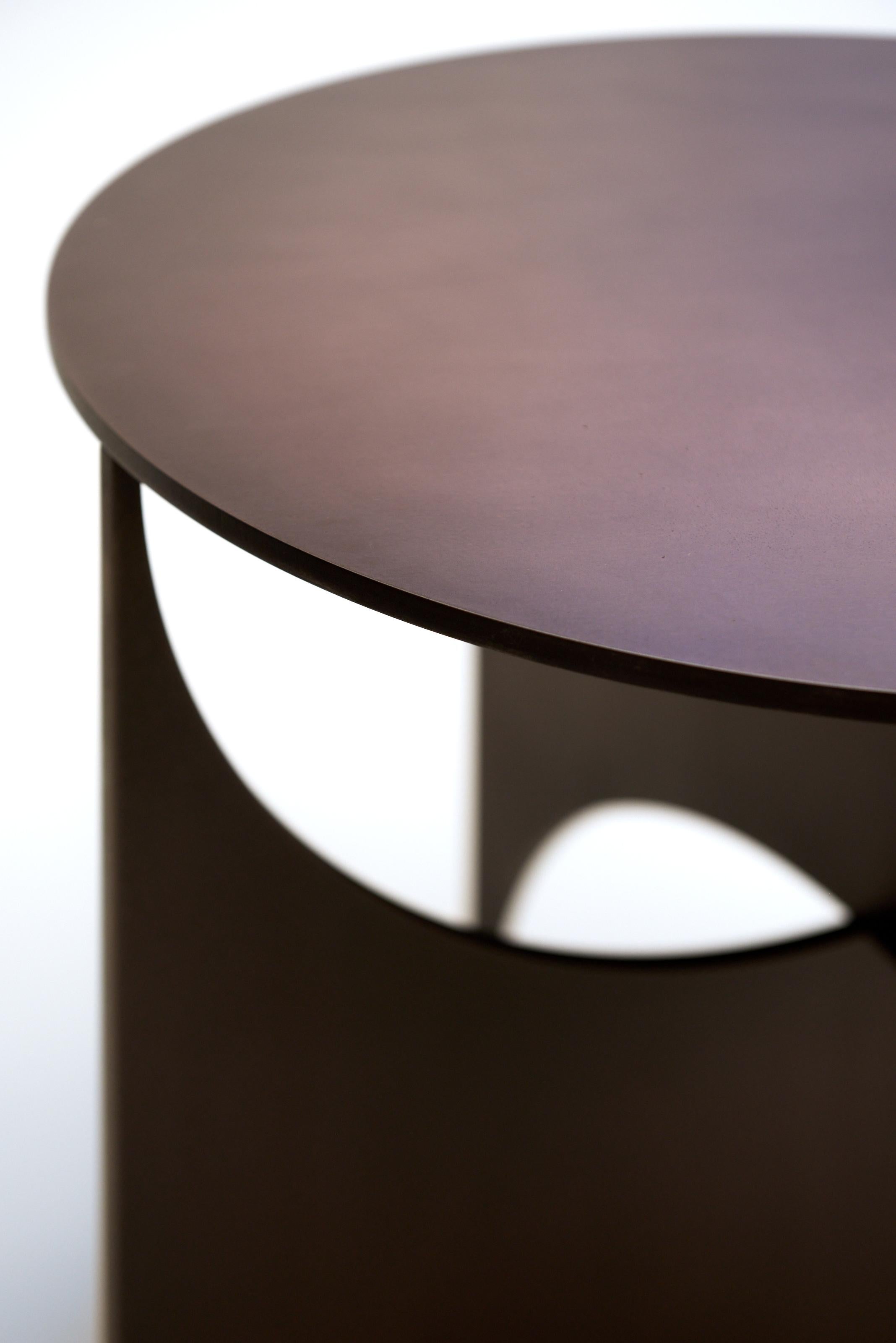 Iris' Stahltisch mit schwarzer Kupferpatina, von Frank Penders (Niederländisch) im Angebot