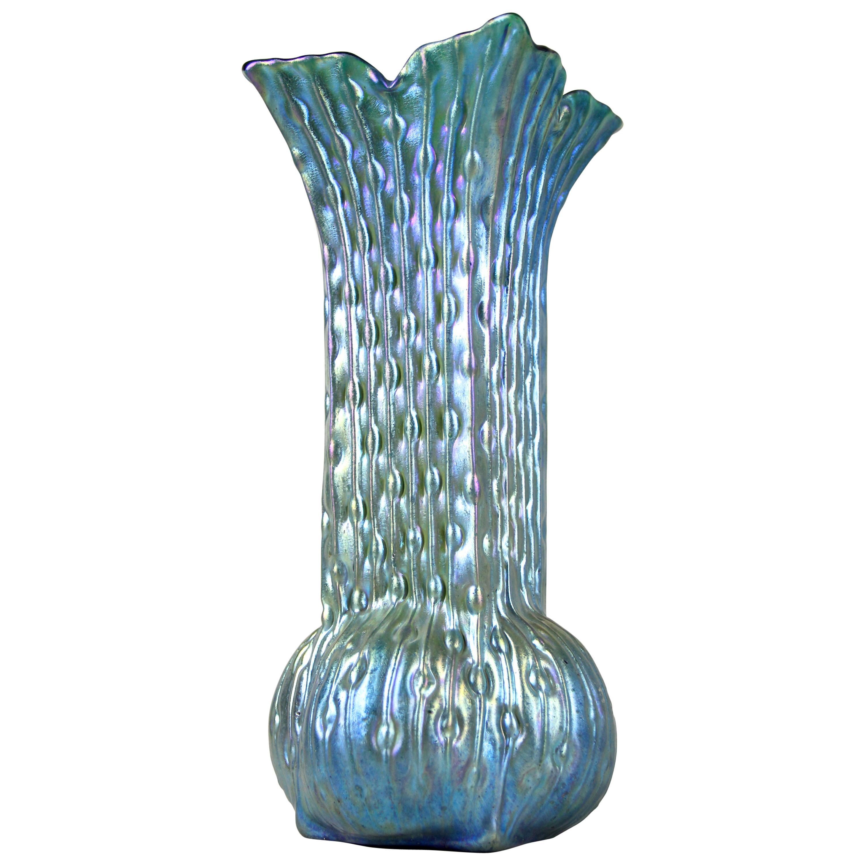 Iriscident Art Nouveau Glass Vase by Loetz Witwe, Bohemia, circa 1902