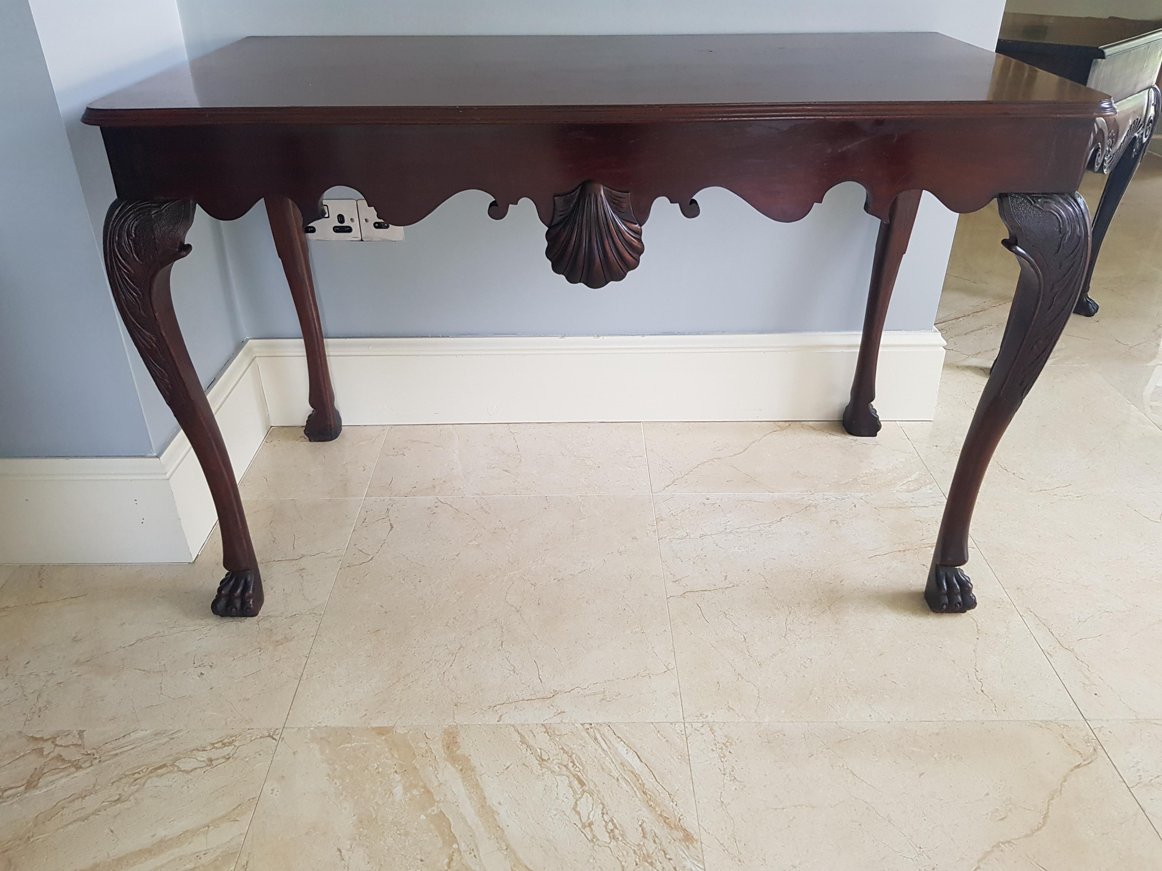 Irish 19th Century Finely Carved Mahogany Side Table Attributed to James Hicks In Good Condition For Sale In Dromod, Co. Leitrim