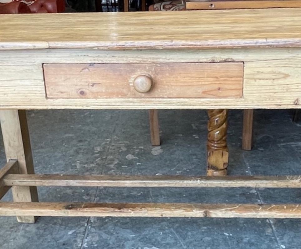 Irish 19th Century Pine Breakfast Table or Desk with One Center Drawer For Sale 8