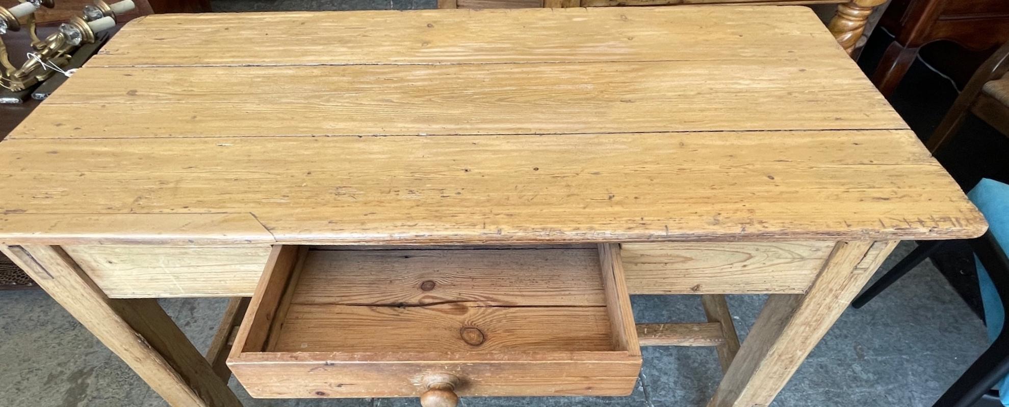 Irish 19th Century Pine Breakfast Table or Desk with One Center Drawer For Sale 9