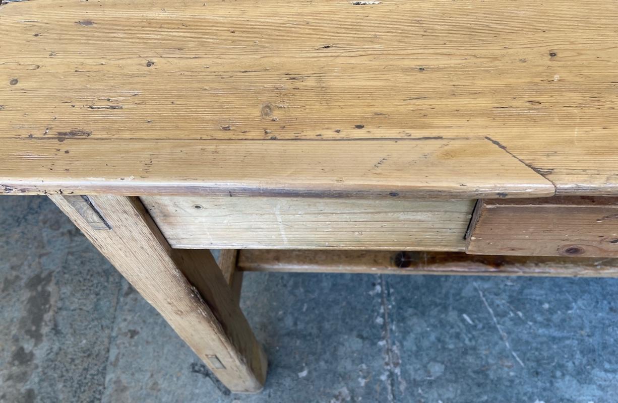 Irish 19th Century Pine Breakfast Table or Desk with One Center Drawer For Sale 14