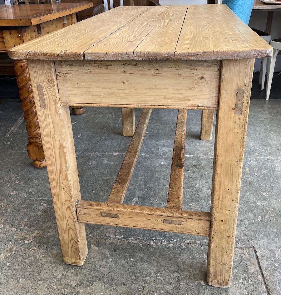 Irish 19th Century Pine Breakfast Table or Desk with One Center Drawer For Sale 1
