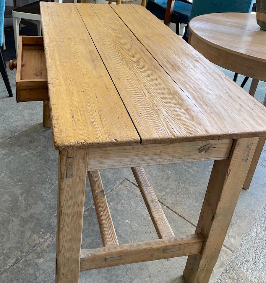 Irish 19th Century Pine Breakfast Table or Desk with One Center Drawer For Sale 2