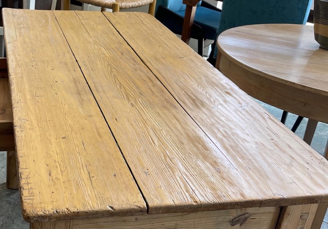 Irish 19th Century Pine Breakfast Table or Desk with One Center Drawer For Sale 3