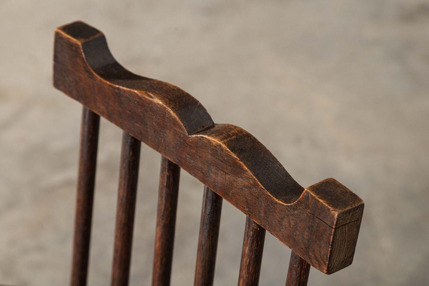 Silla vernácula irlandesa de la hambruna de roble y olmo del siglo XIX en venta 7