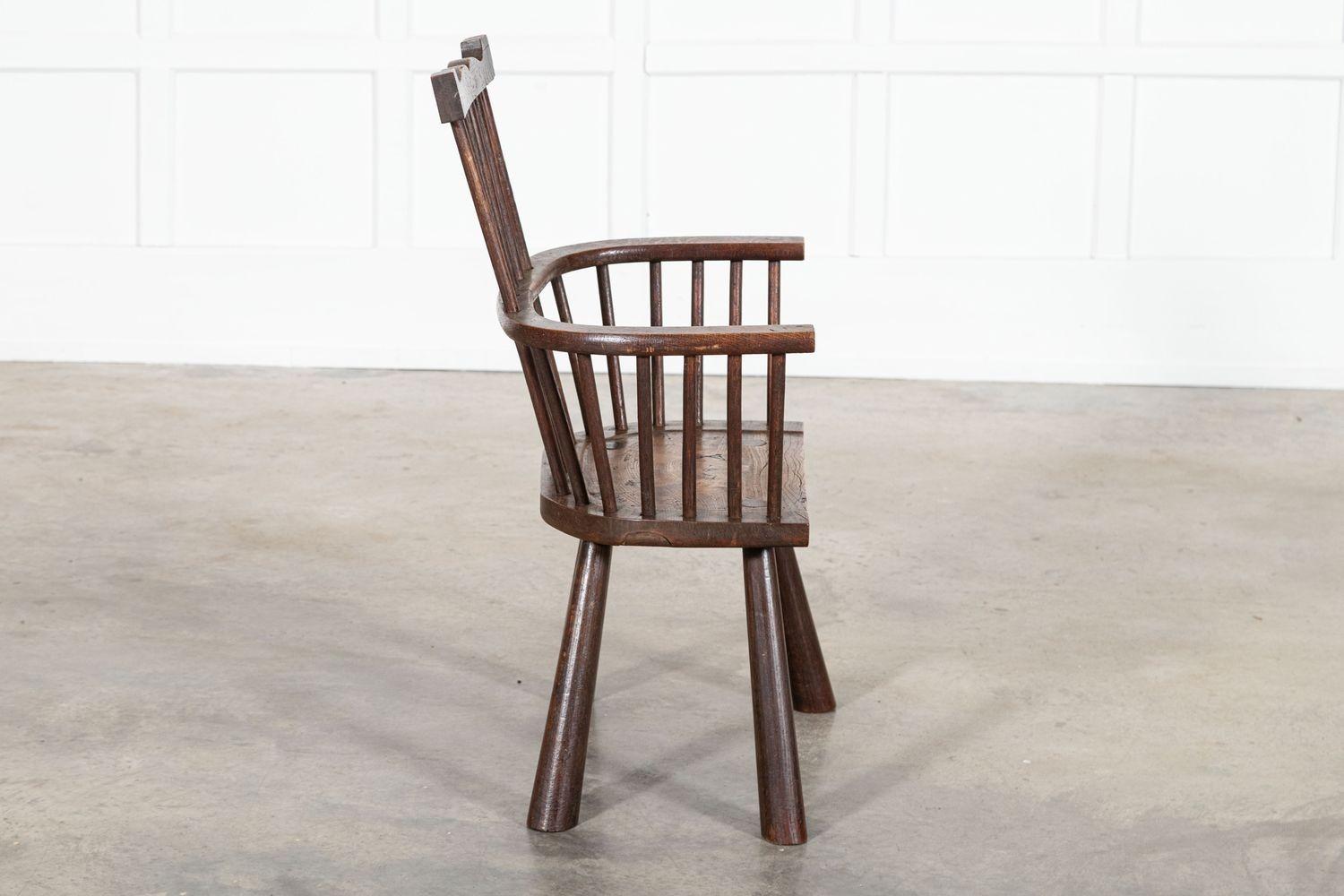 Silla vernácula irlandesa de la hambruna de roble y olmo del siglo XIX Olmo en venta