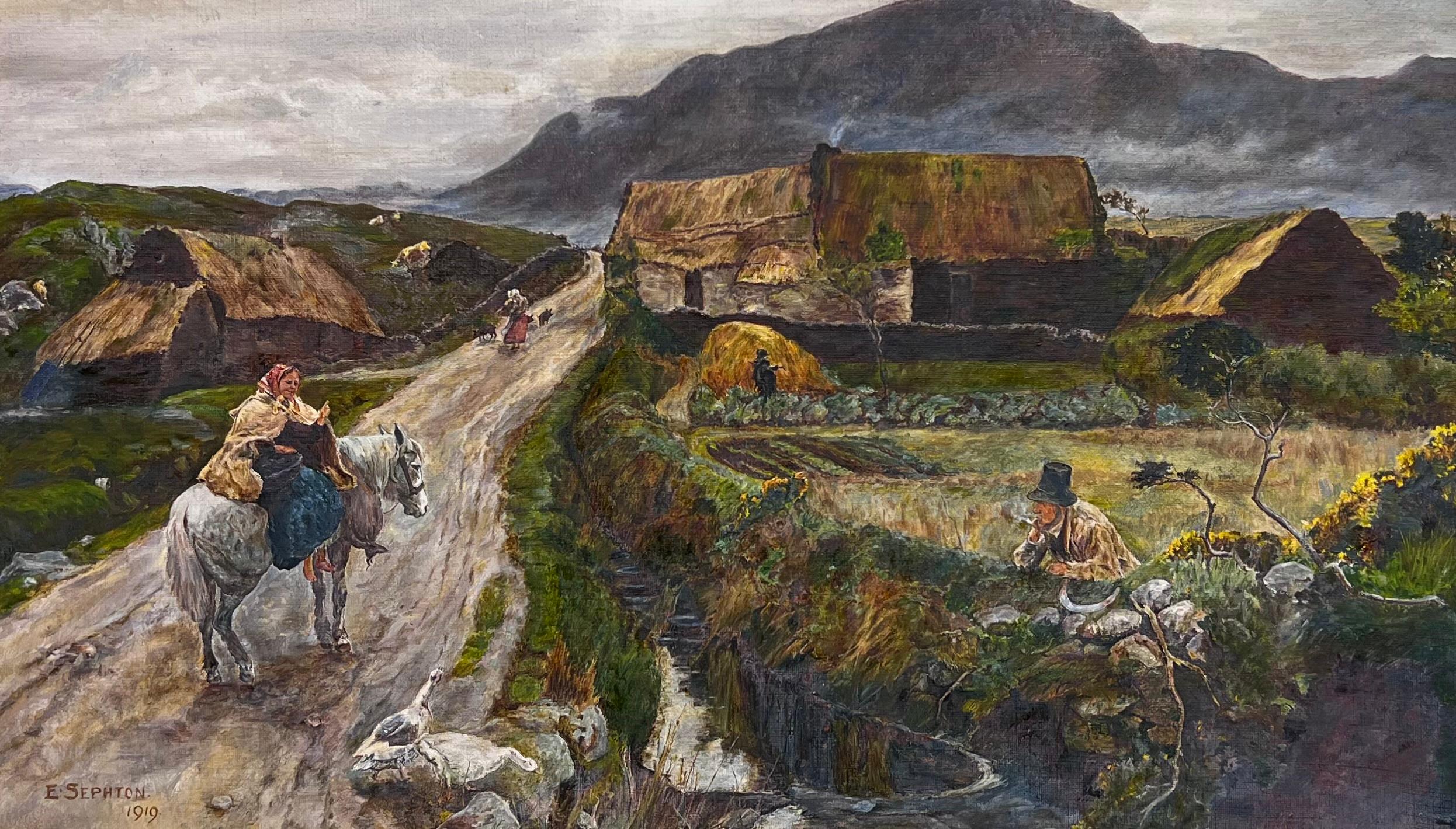 Ancienne peinture à l'huile irlandaise signée Bog Bothy Cottages & Figures Chatting Village - Painting de Irish Antique