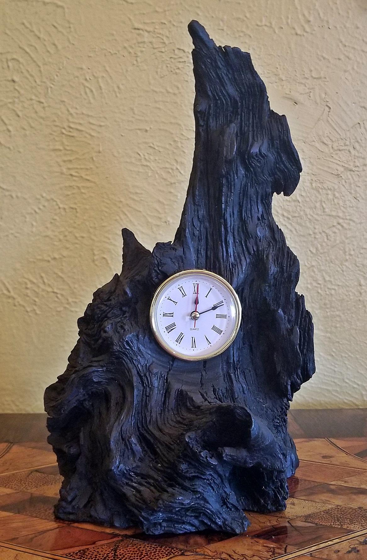 Do you want to own something that is 500 years old???

Presenting a Classic piece of Irish Bog Oak, crafted into a Clock.

Modern quartz clock insert in perfect working condition.

Made in the last 20 years, but the bog oak from which it is