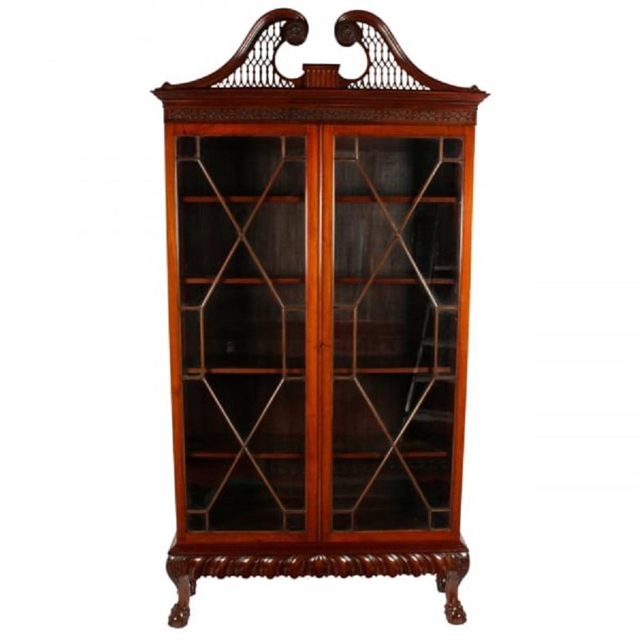 Irish Chippendale Style Cabinet, 19th Century In Good Condition For Sale In London, GB