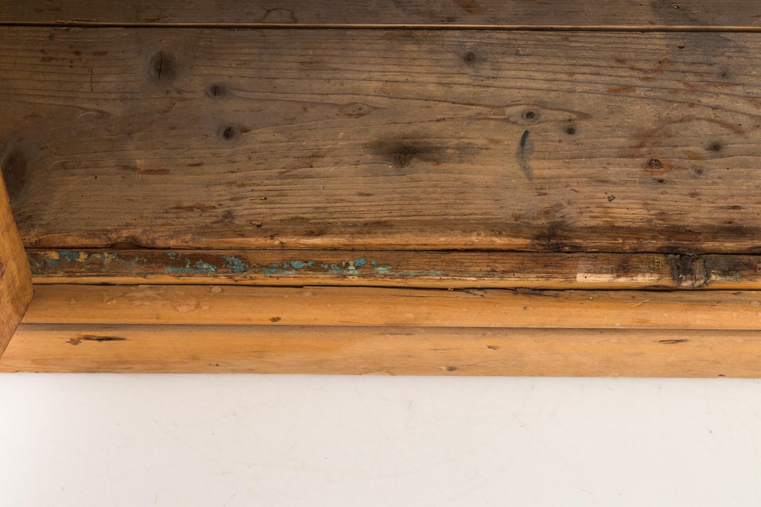 Irish Cottage Pinewood Dresser In Good Condition In Stamford, CT
