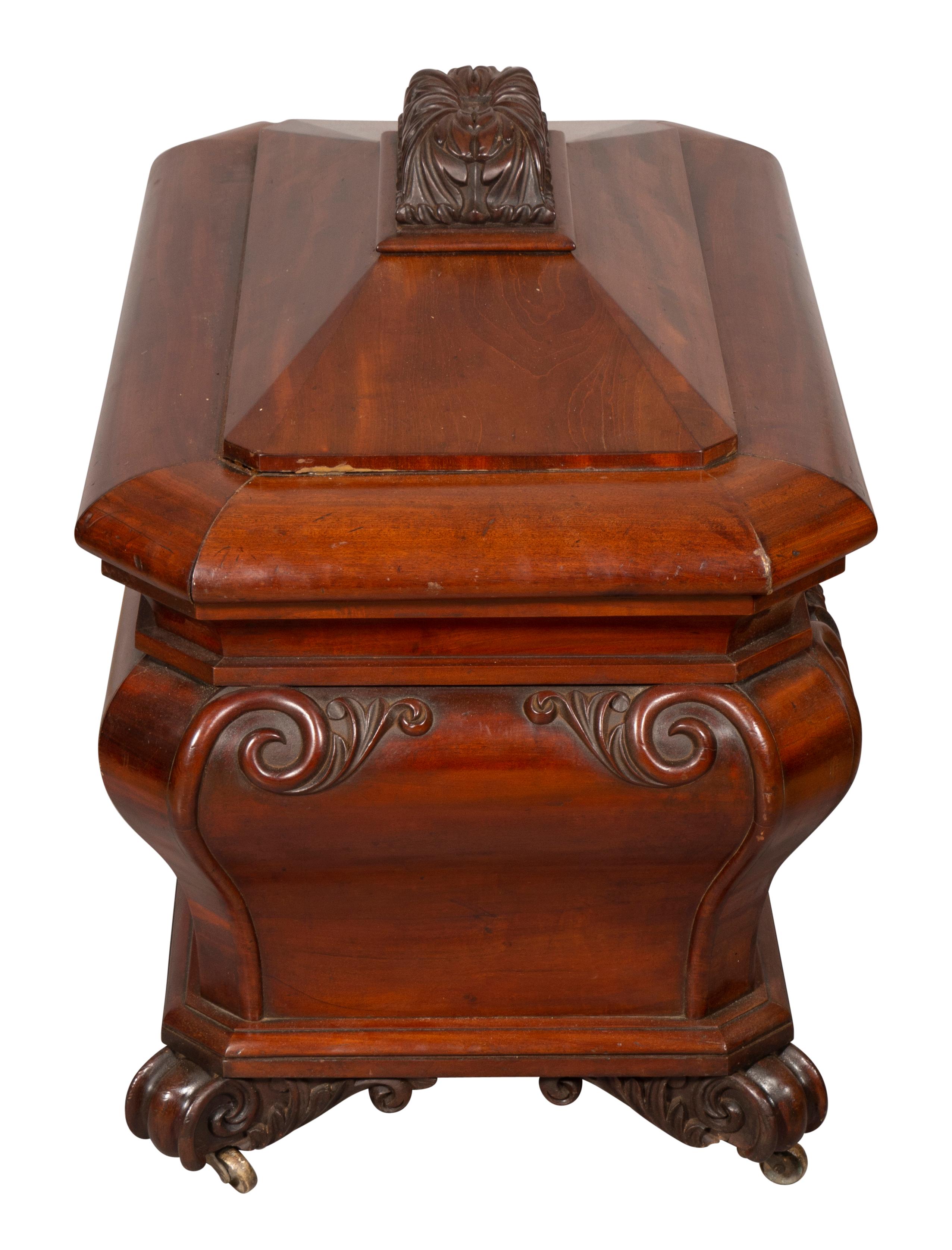 Irish Early Victorian Mahogany Wine Cooler In Good Condition For Sale In Essex, MA