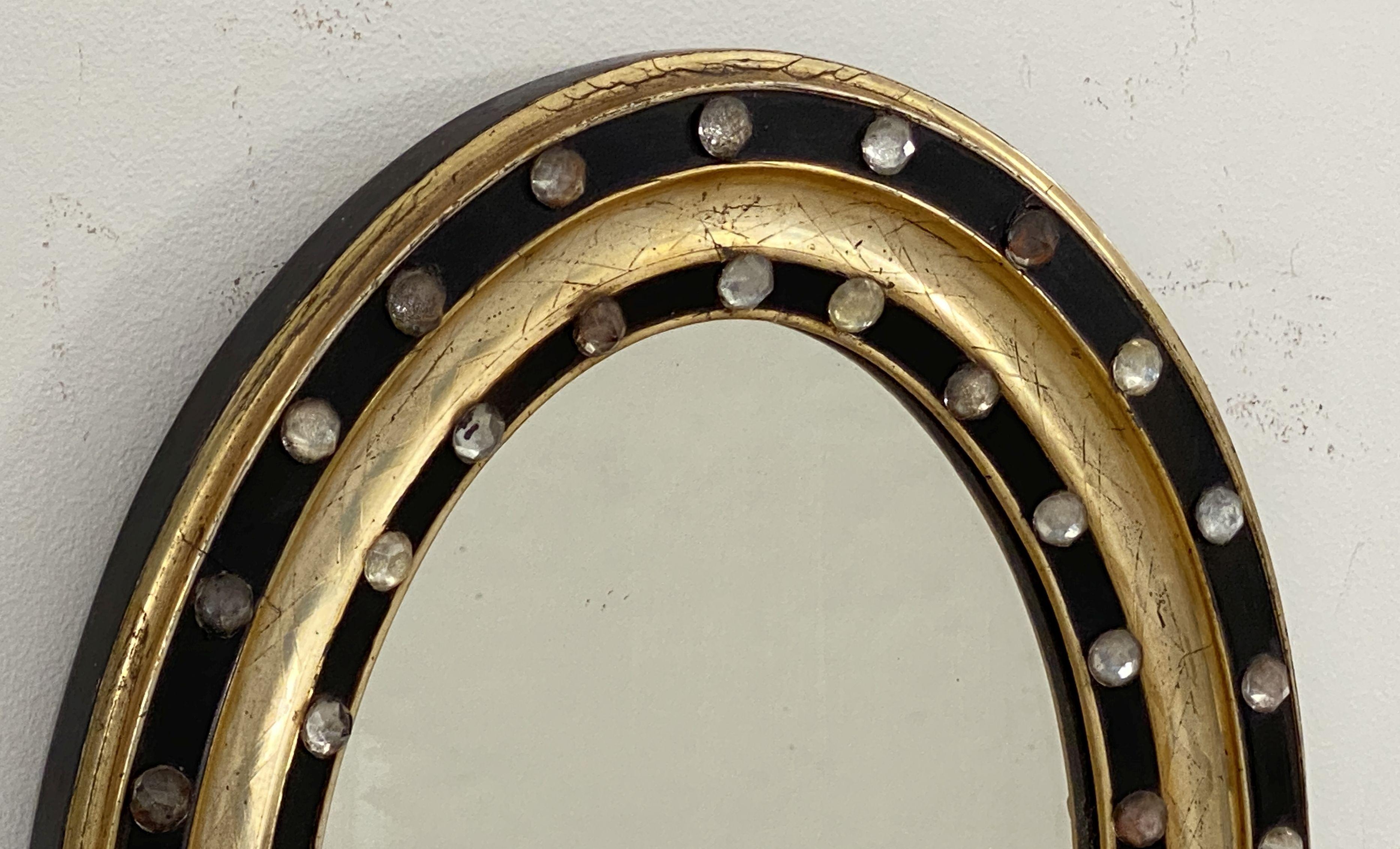 Specchio da parete ovale irlandese in ebano e dorato con borchie di vetro (H. 18 1/2 x L. 14 1/2) In condizioni buone in vendita a Austin, TX