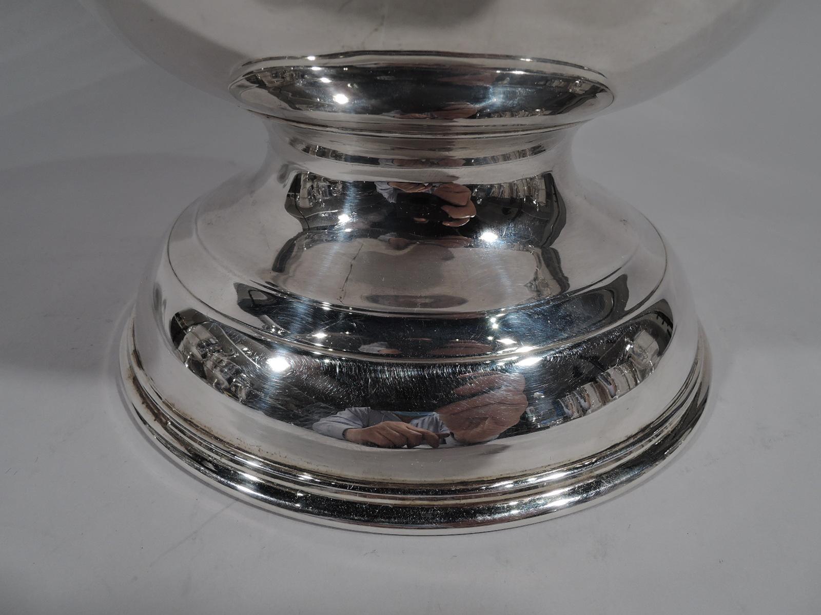 Irish Edwardian Georgian Classical Sterling Silver Urn Trophy Cup In Excellent Condition In New York, NY