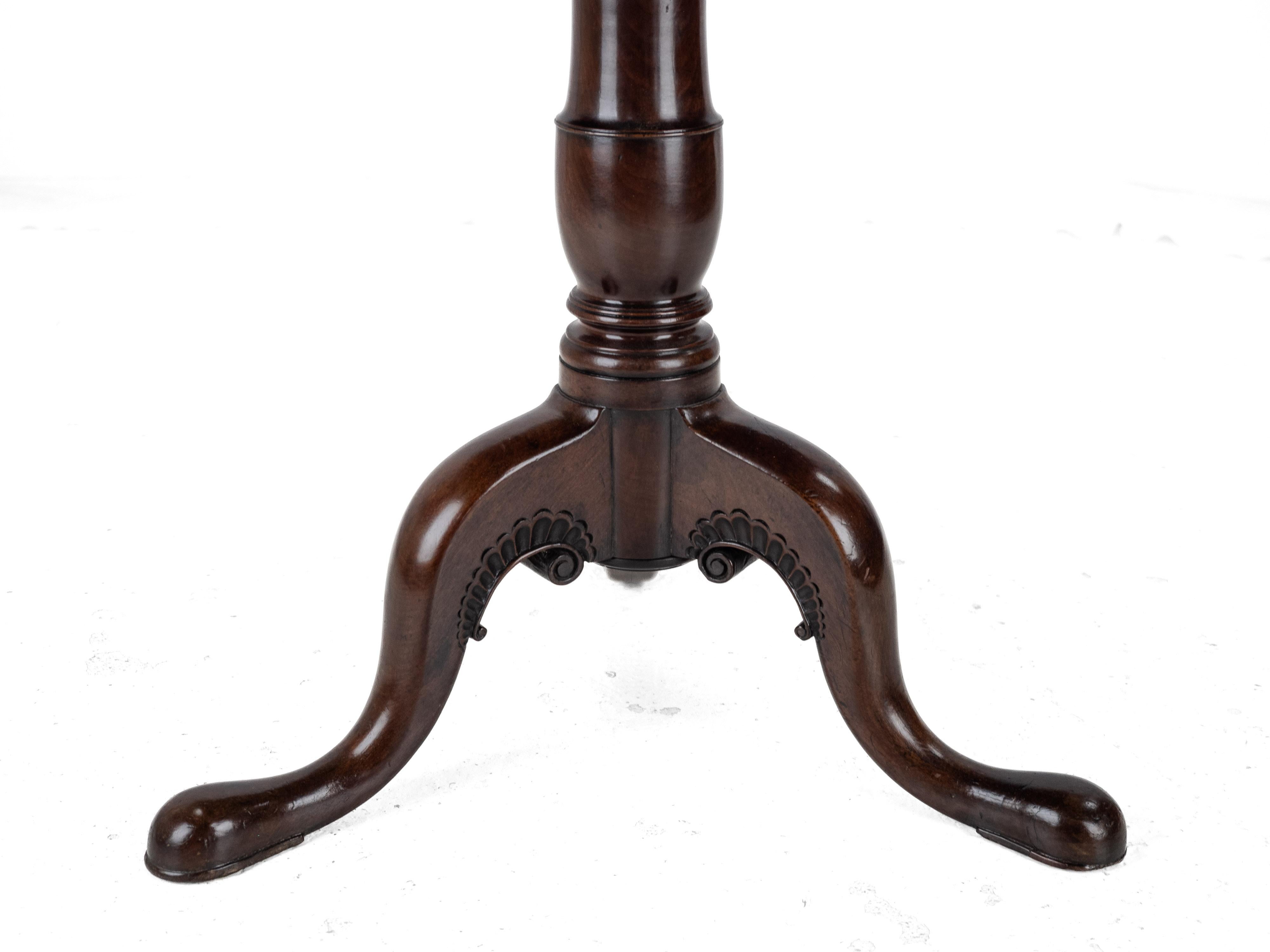 Irish George II Carved Mahogany Tripod Tilt-top Supper Table circa 1750 Georgian 7