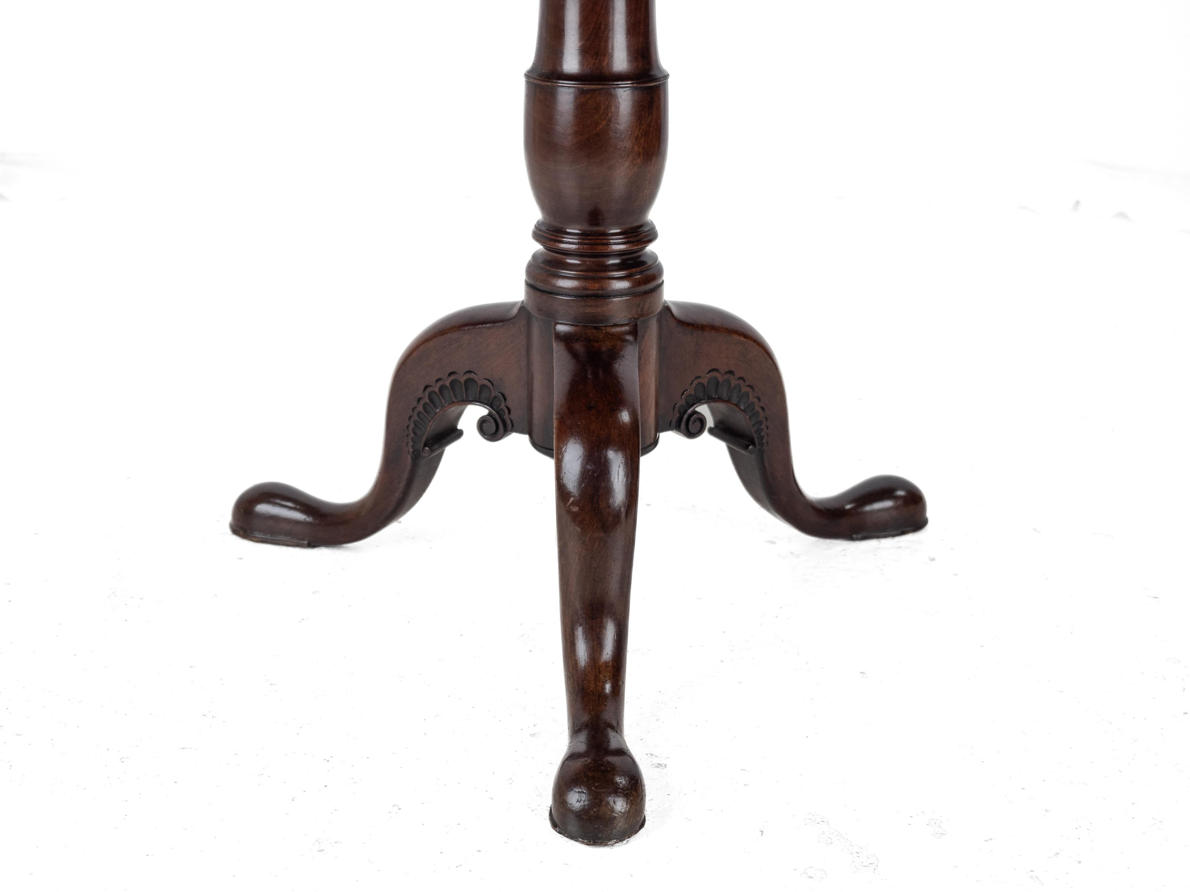 Irish George II Carved Mahogany Tripod Tilt-top Supper Table circa 1750 Georgian 8