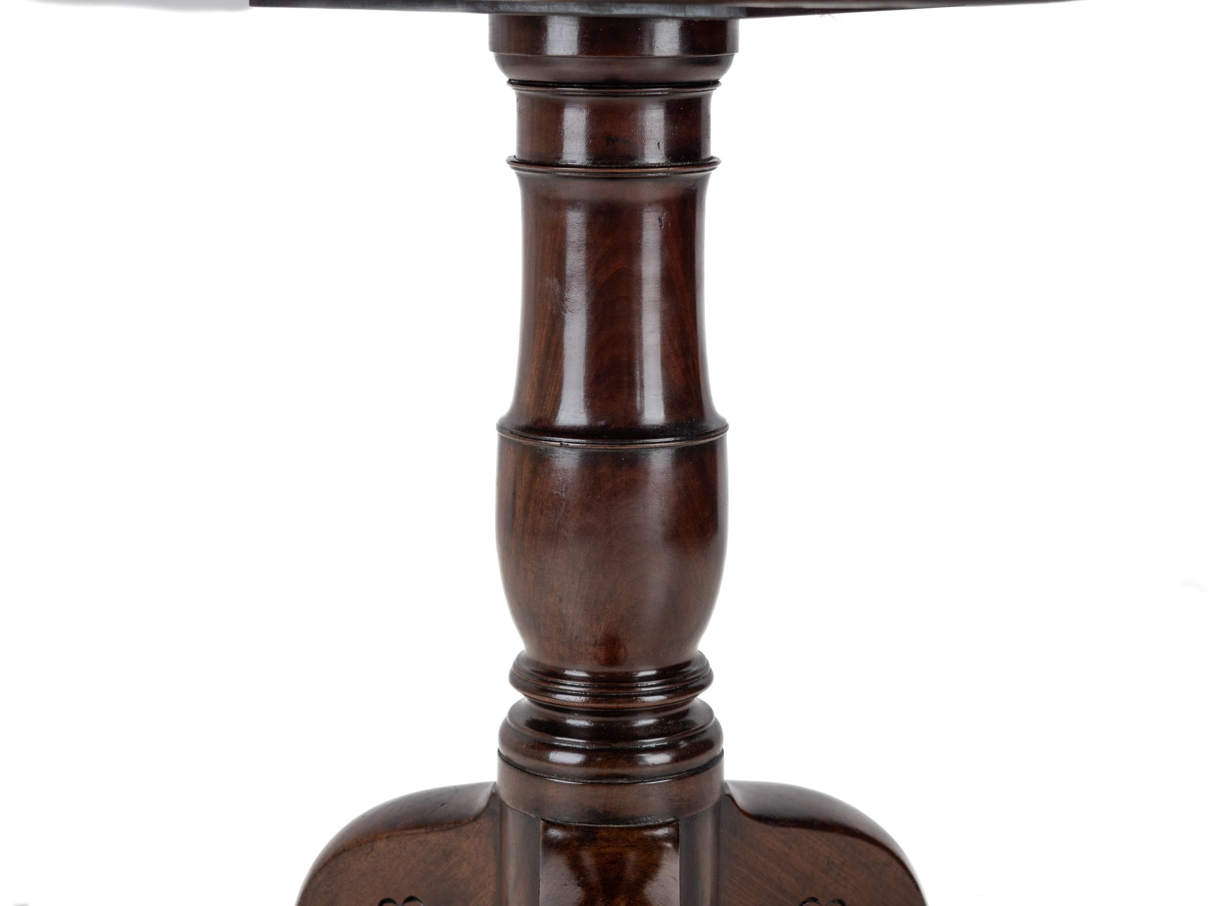 Irish George II Carved Mahogany Tripod Tilt-top Supper Table circa 1750 Georgian 11