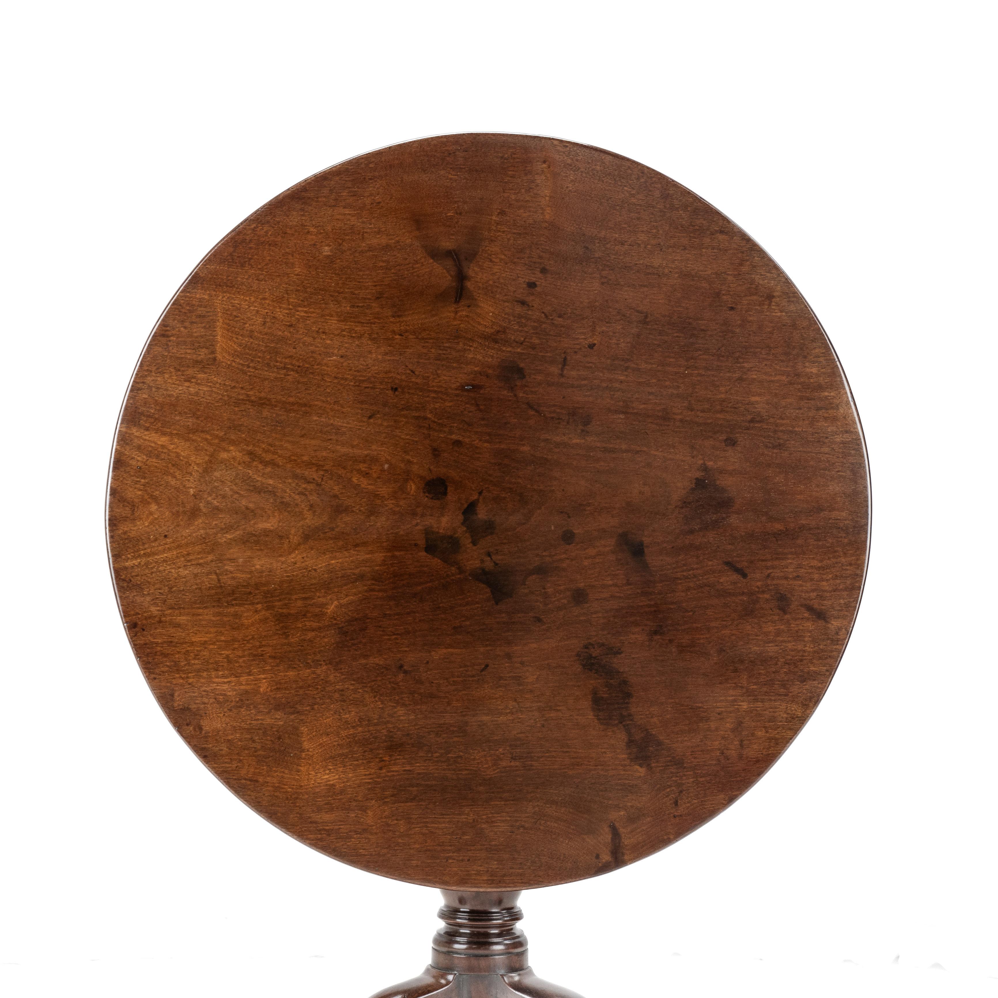 Irish George II Carved Mahogany Tripod Tilt-top Supper Table circa 1750 Georgian 2