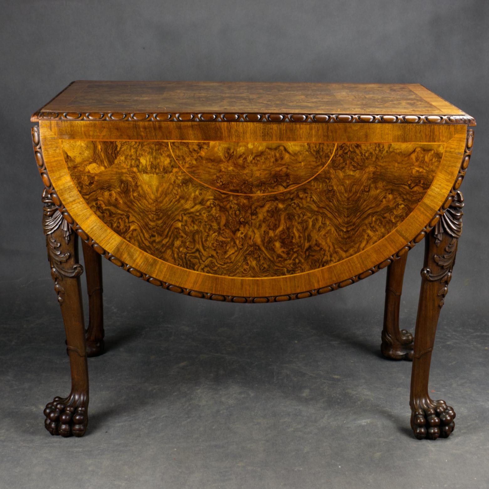 Irish George II Carved Walnut Drop-Leaf Table, 19th century For Sale 6