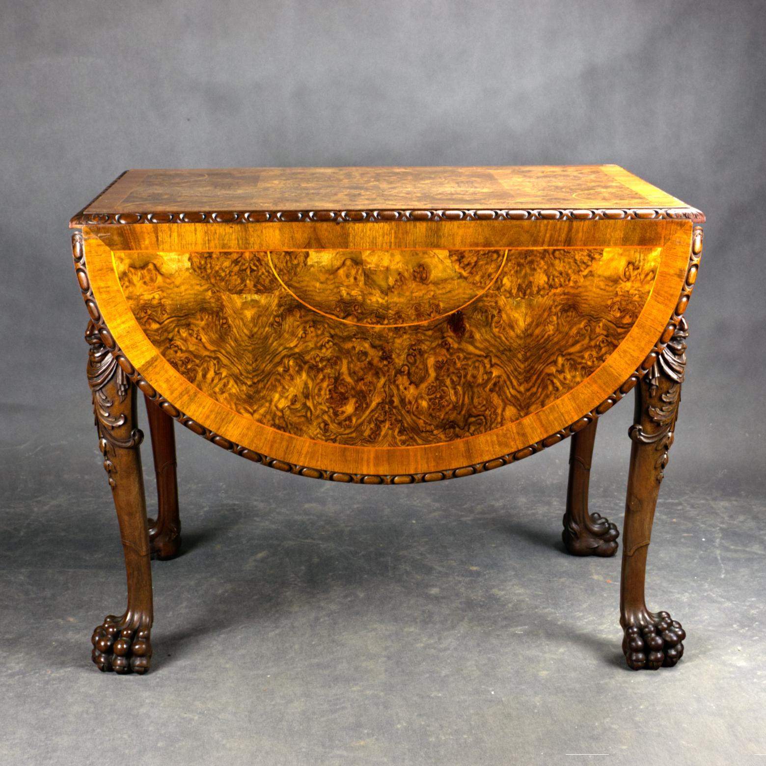 Irish George II Carved Walnut Drop-Leaf Table, 19th century For Sale 2