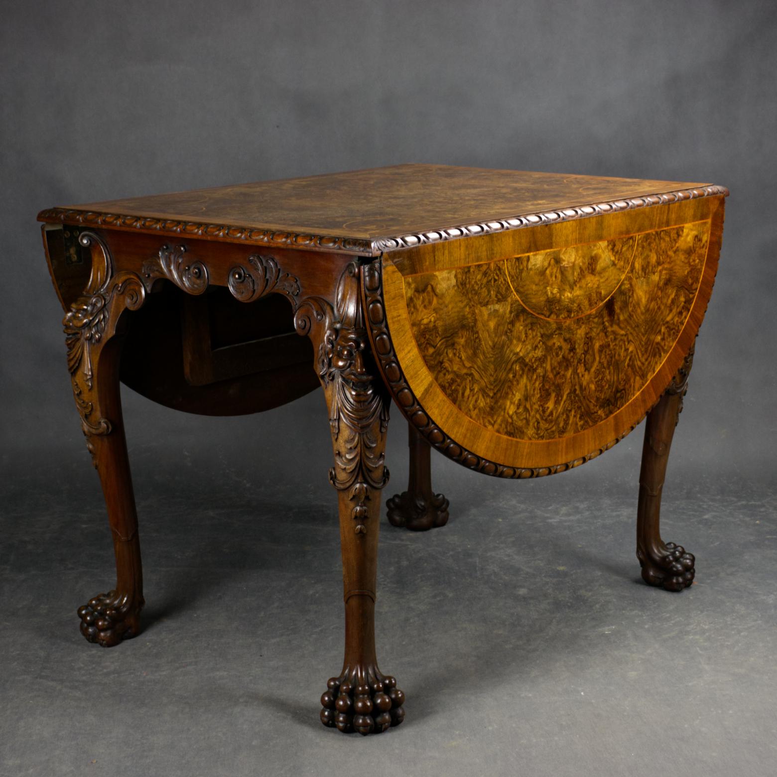 Irish George II Carved Walnut Drop-Leaf Table, 19th century For Sale 3