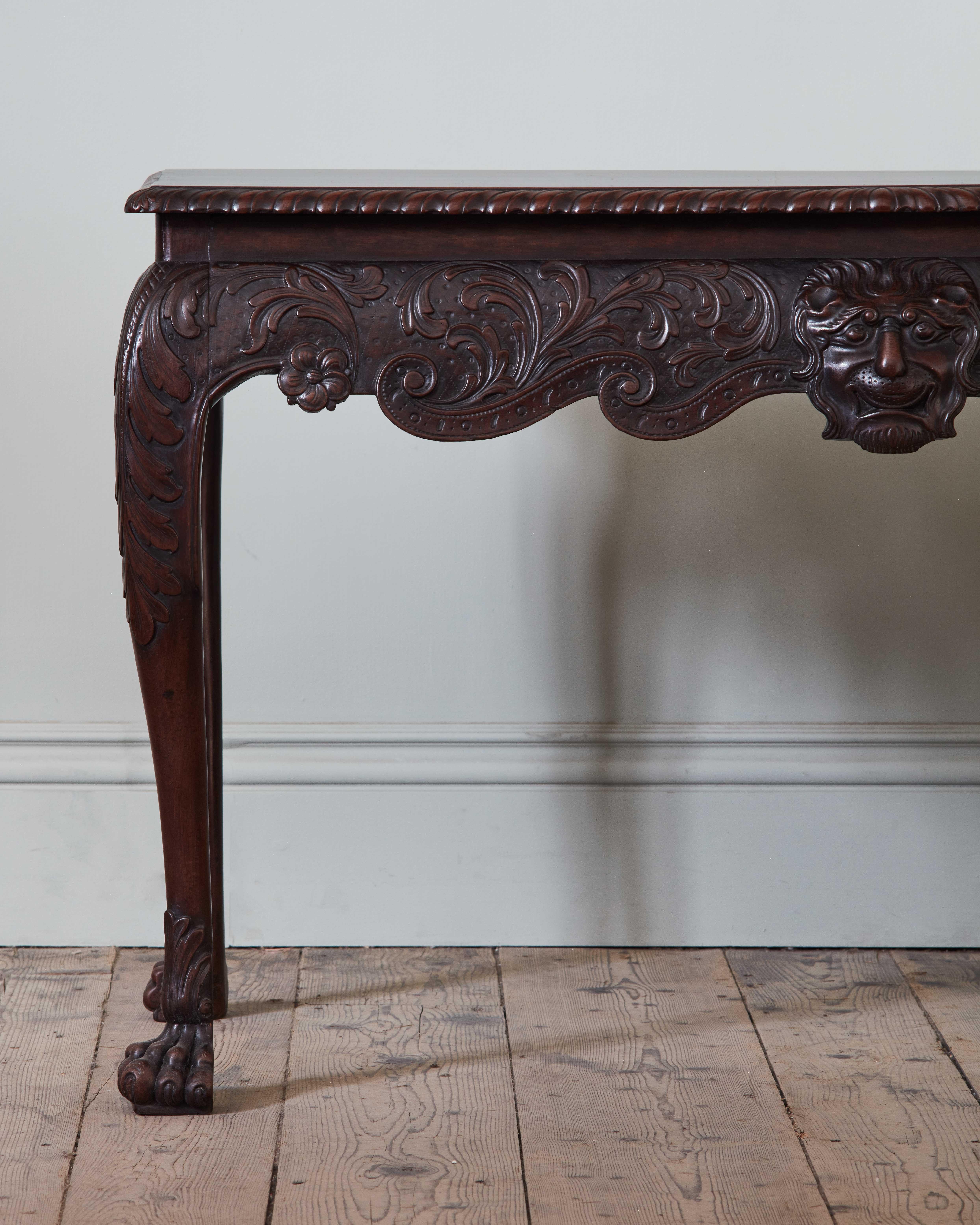 Mesa auxiliar irlandesa de caoba Jorge II siglo XVIII en venta