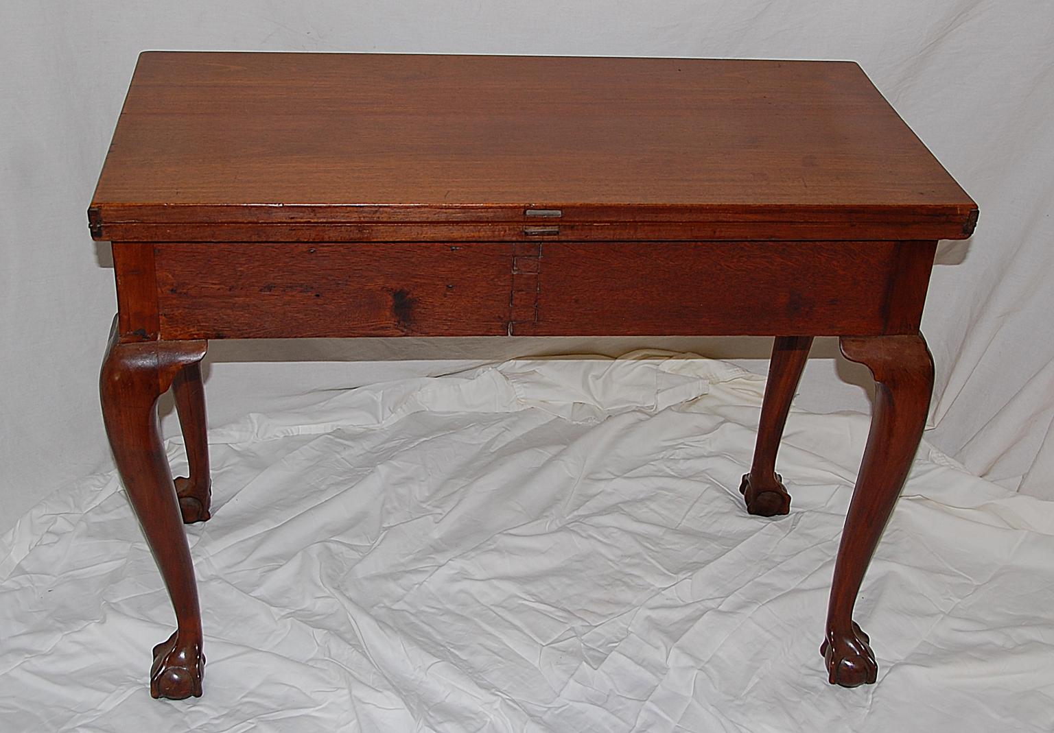 Irish George II Period Chippendale Mahogany Teatable Carved Cabriole Legs For Sale 3