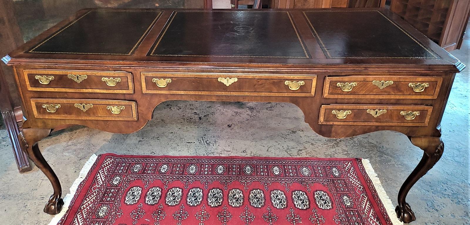 Presenting a lovely Irish George II Style Henredon desk.

Made by the famous maker, Henredon of Morganton, North Carolina circa 1945-50.

Famous for making high quality reproduction furniture using the style and exceptional quality designs of