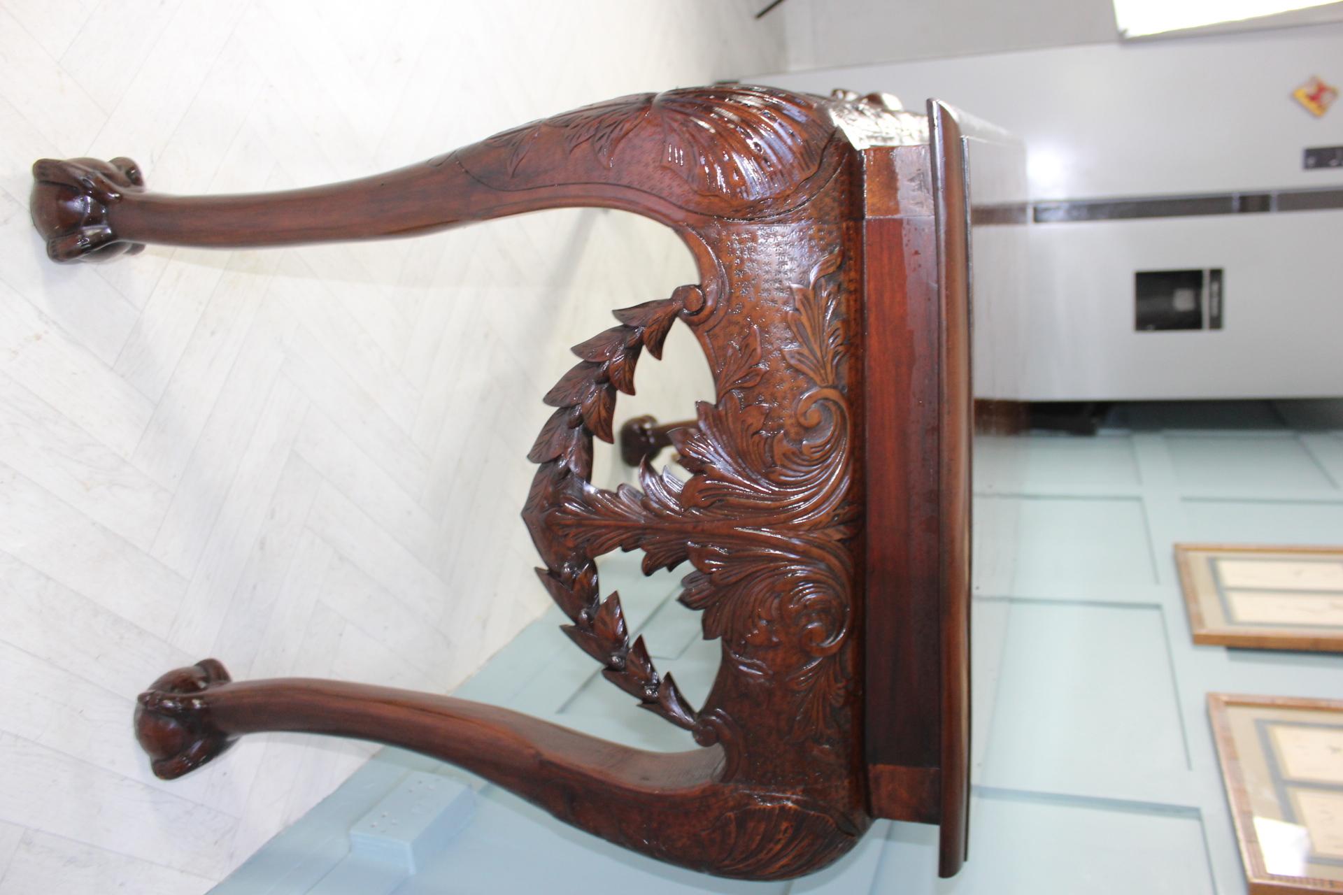 Irish George II style mahogany Serving table For Sale 6