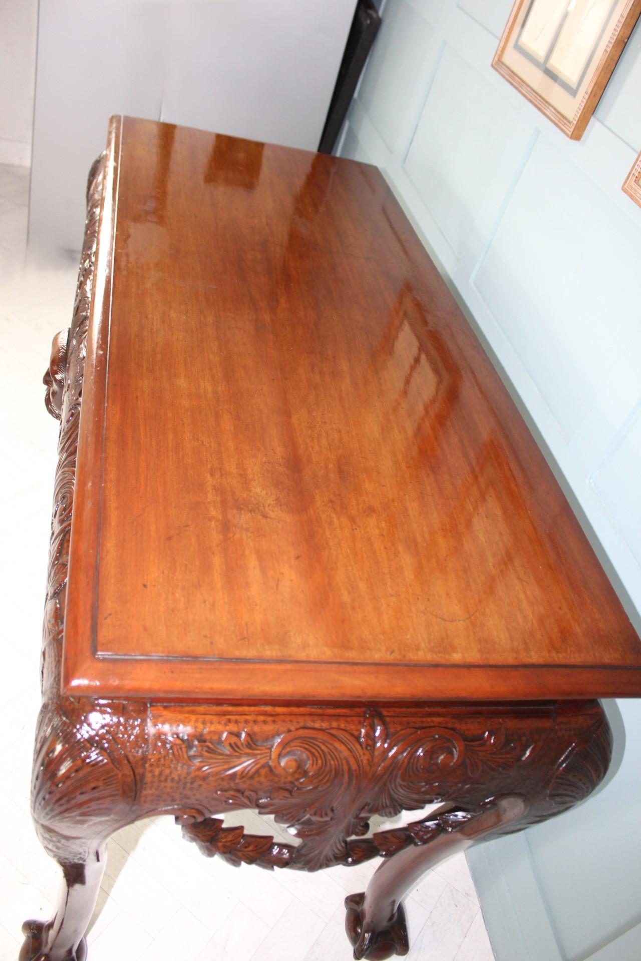 Irish George II style mahogany Serving table For Sale 9