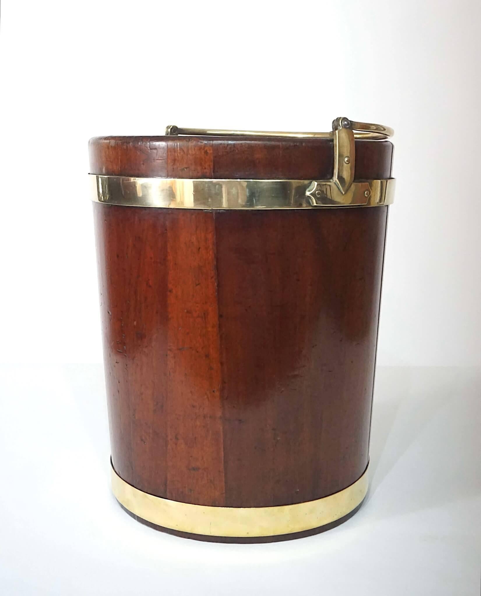 Irish George III Brass Bound Mahogany Peat or Turf Bucket, c. 1780 For Sale 3