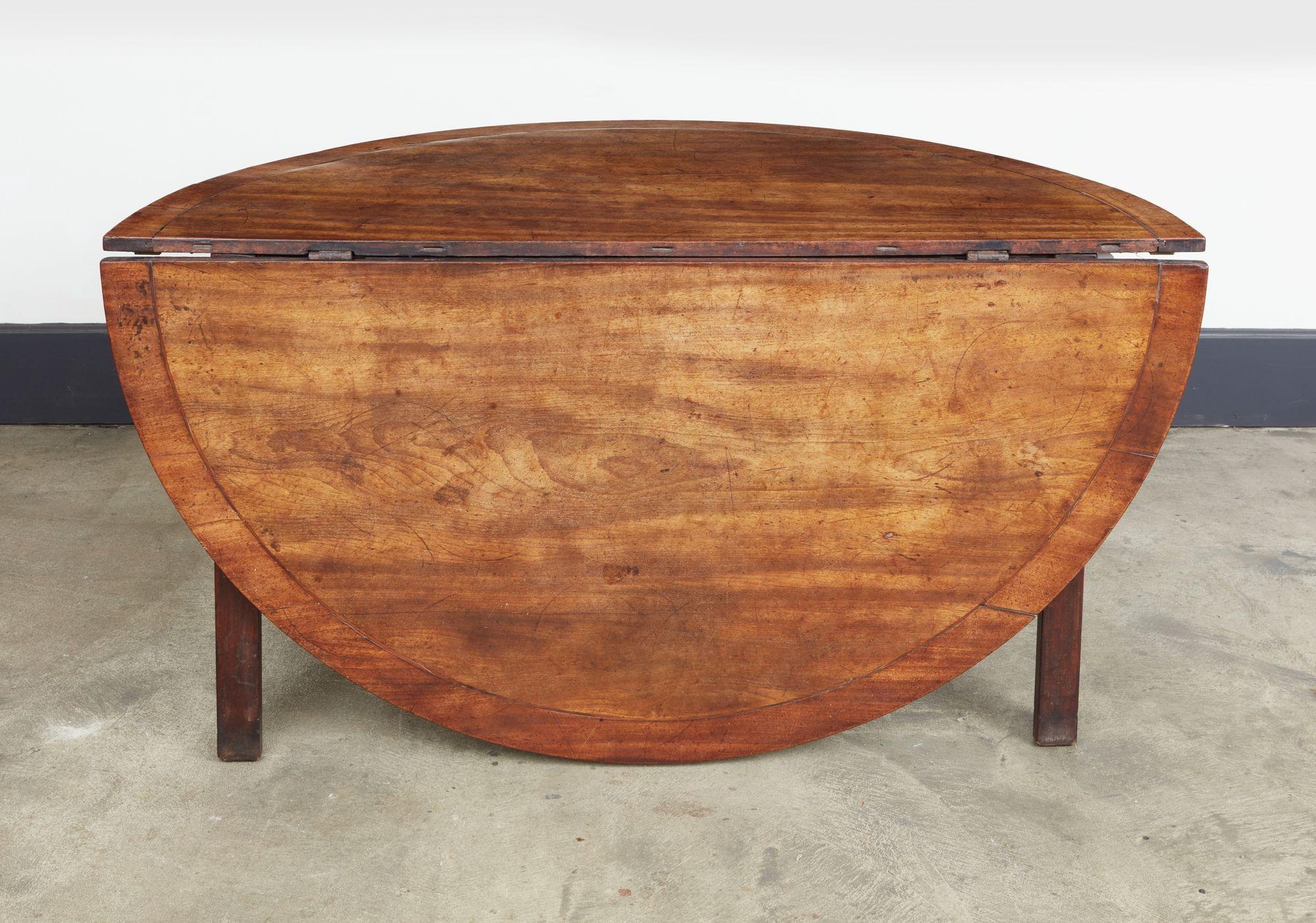 Irish Georgian Center Table In Good Condition For Sale In Greenwich, CT