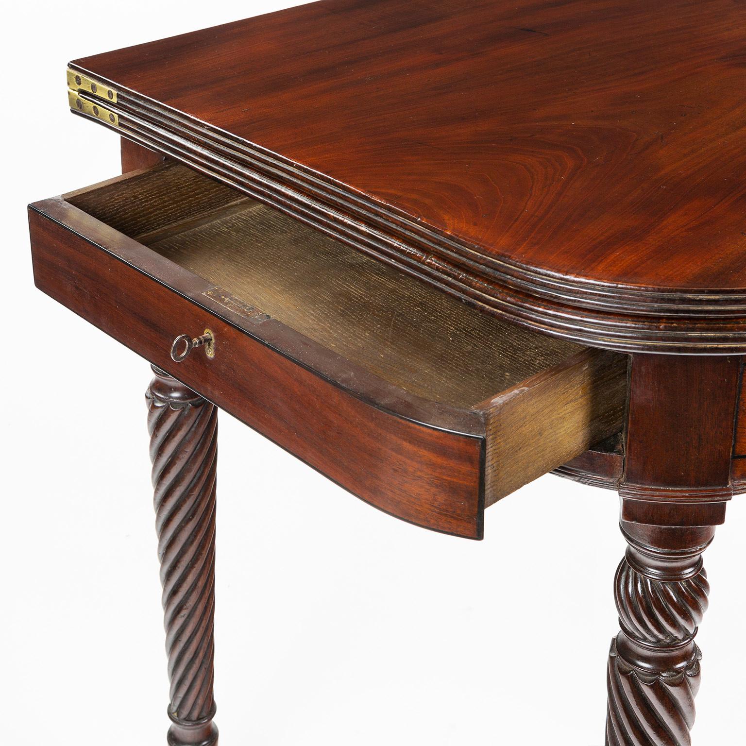 Irish Georgian Mahogany Supper Table, Circa 1780, attributed to Robert Strahan. In Good Condition For Sale In Northwich, GB