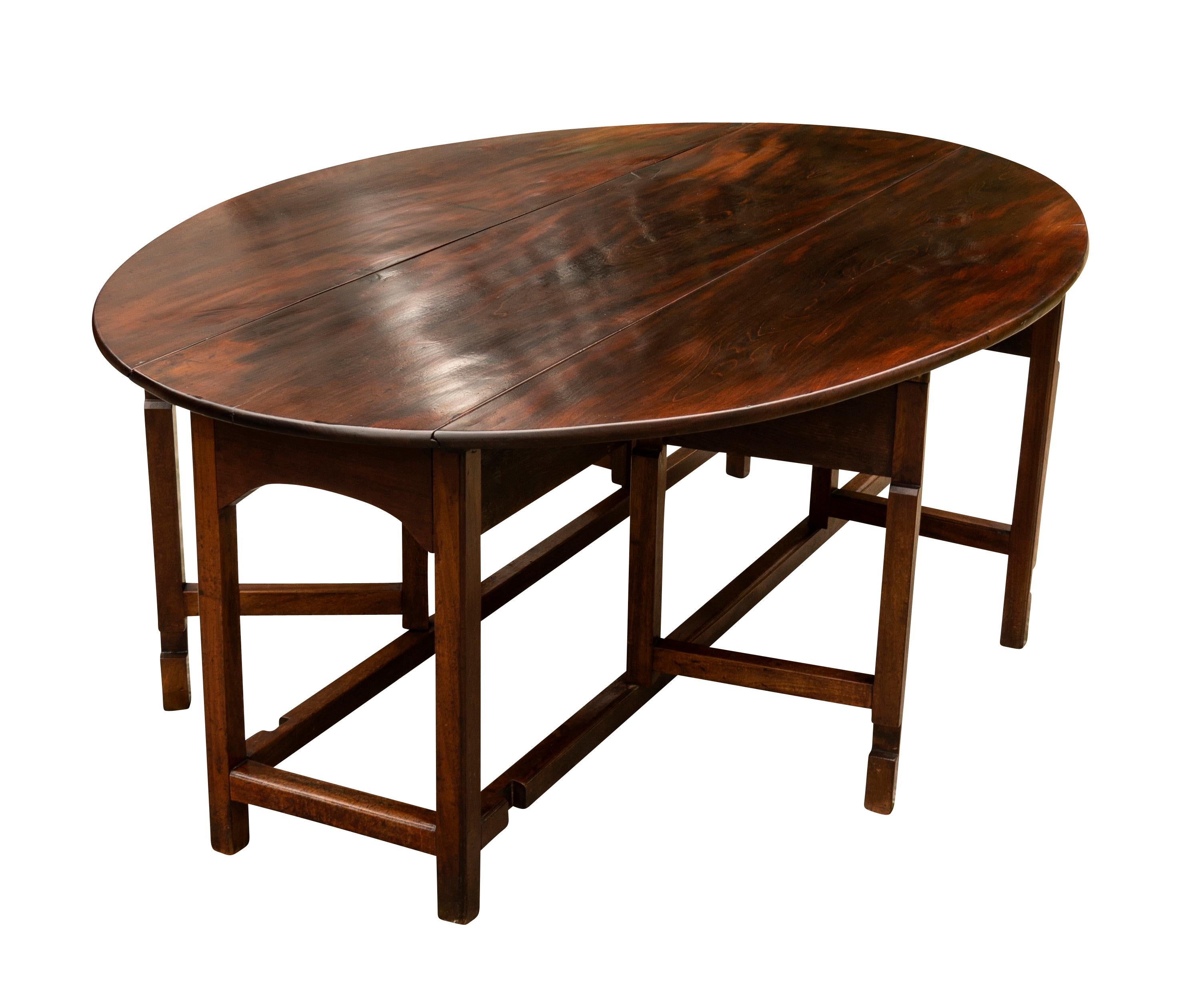 Irish Georgian Mahogany Hunt Table 1