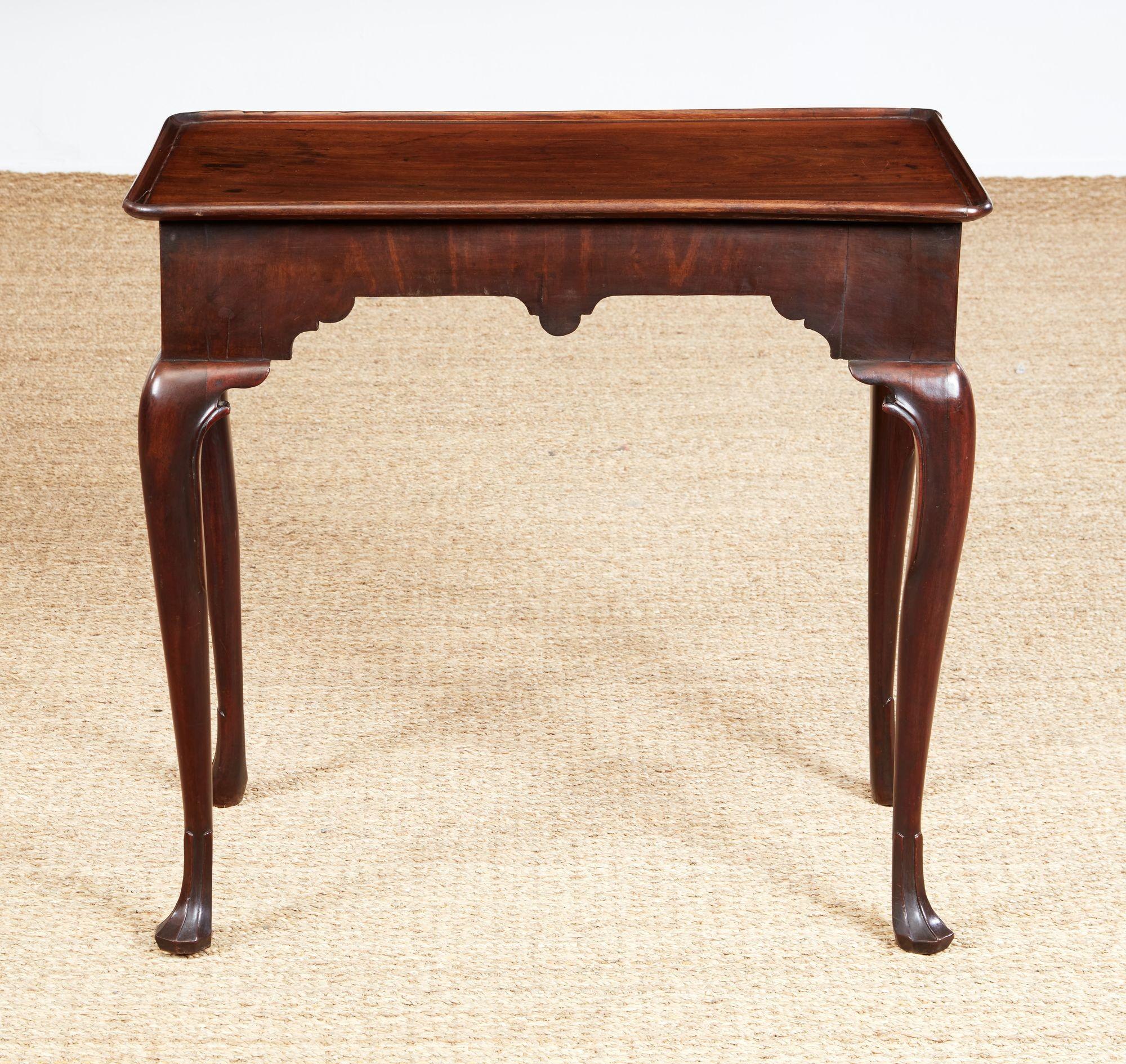 Irish Georgian Mahogany Tea Table For Sale 4