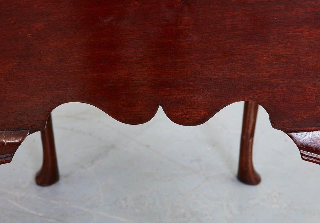 Table à thé irlandaise géorgienne avec plateau à plateau plat en vente 5