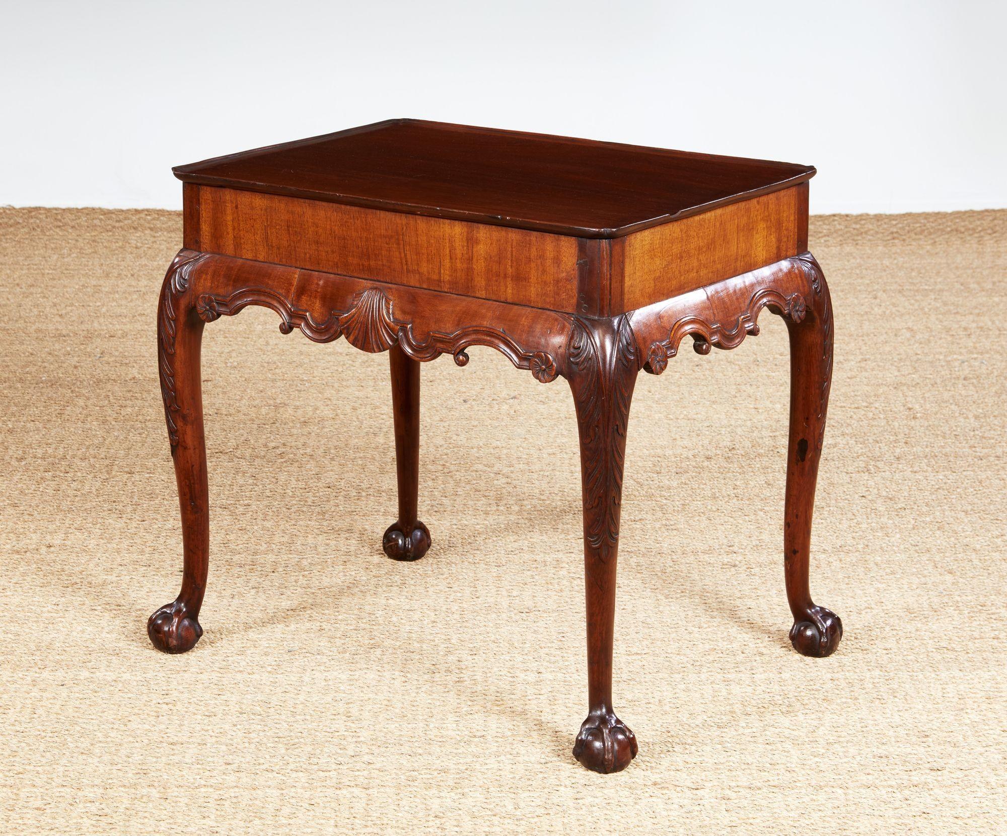 Table à plateau géorgienne irlandaise Bon état - En vente à Greenwich, CT