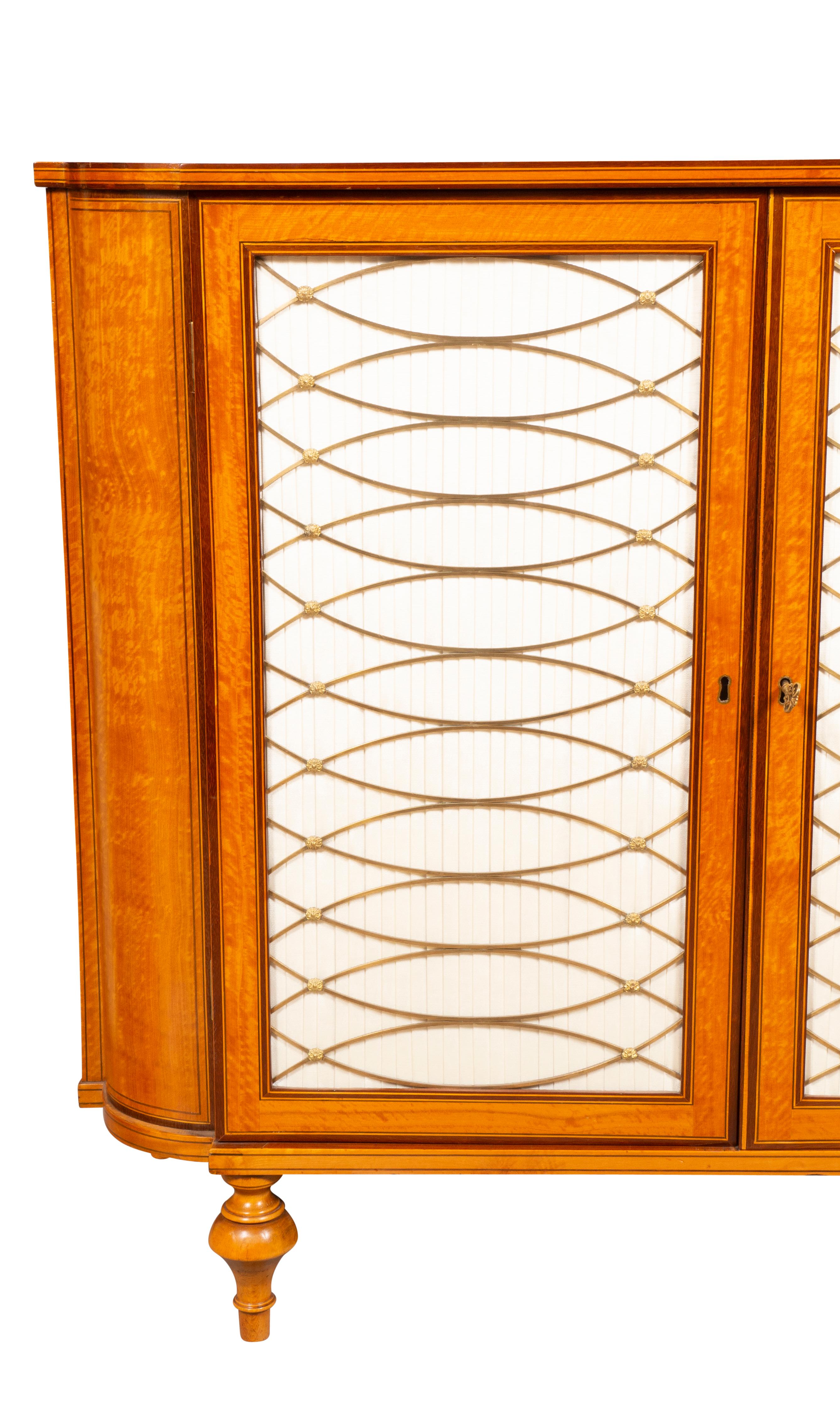 Irischer Beistellschrank aus Seidenholz und Amaranth aus dem späten George III.-Stil im Angebot 6