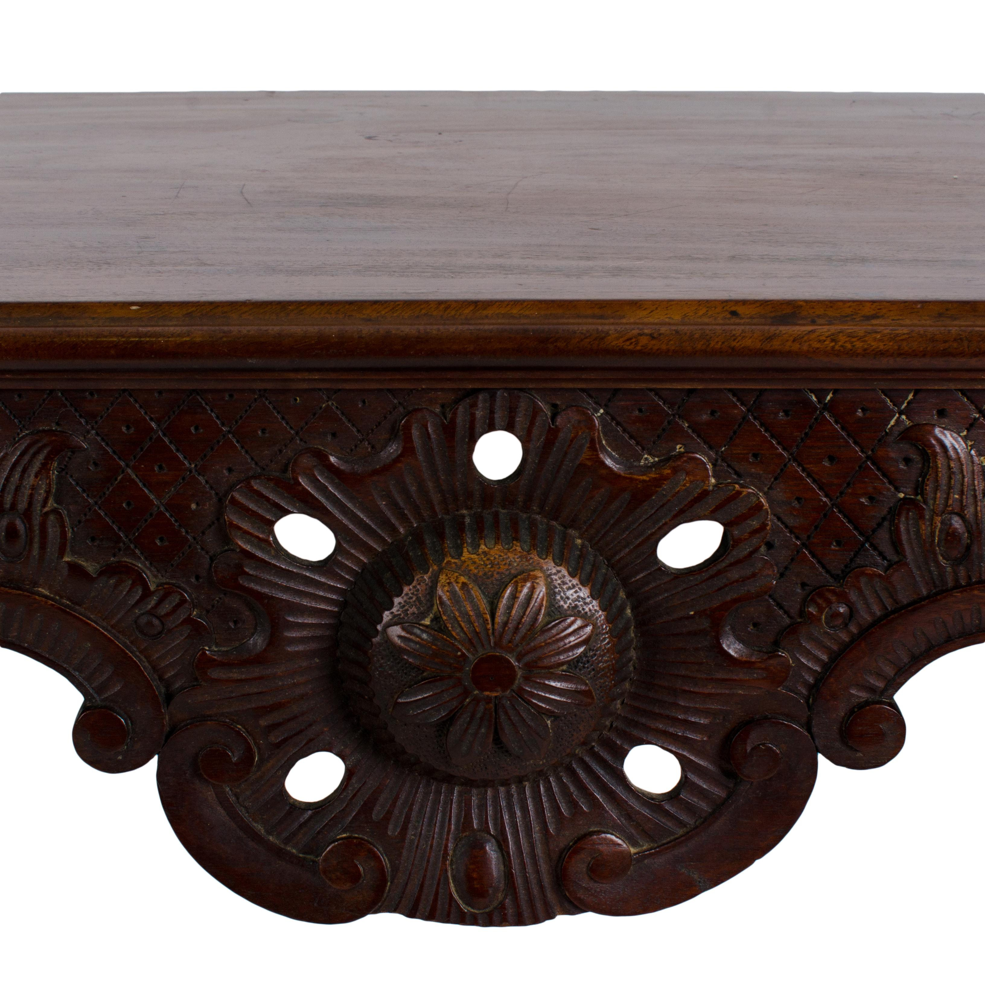 Irish Mahogany Side Table, 19th Century For Sale 4