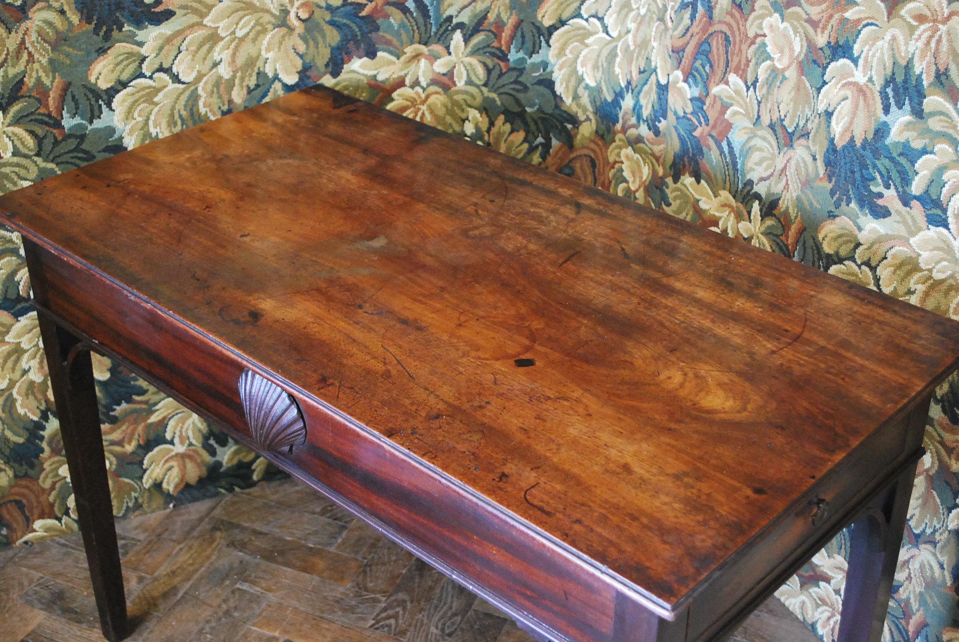 Irish mahogany side table For Sale 1