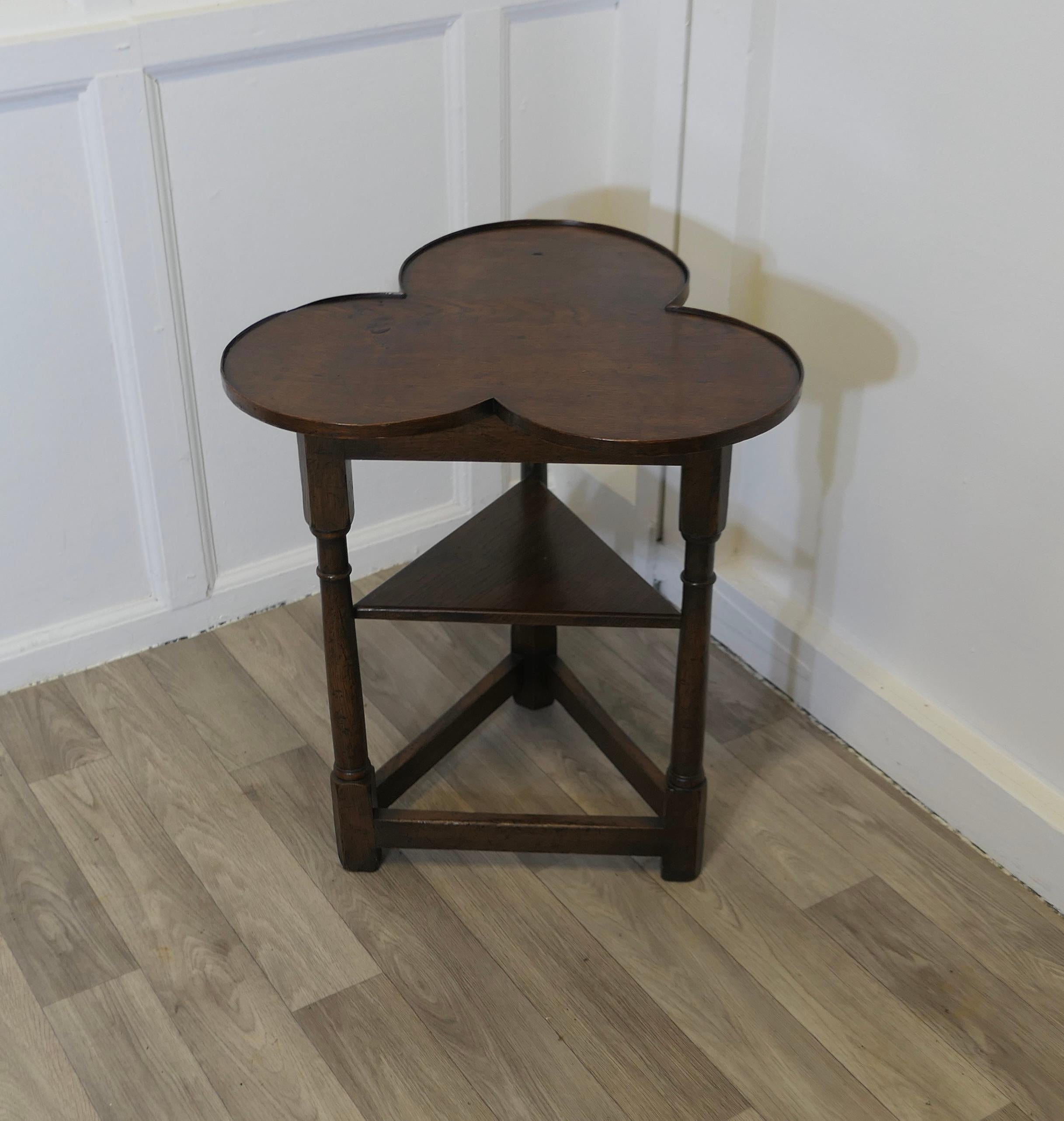 Irish Oak Clover Leaf Table with Undertier   Celtic Gothic Oak Clover Top Table 2