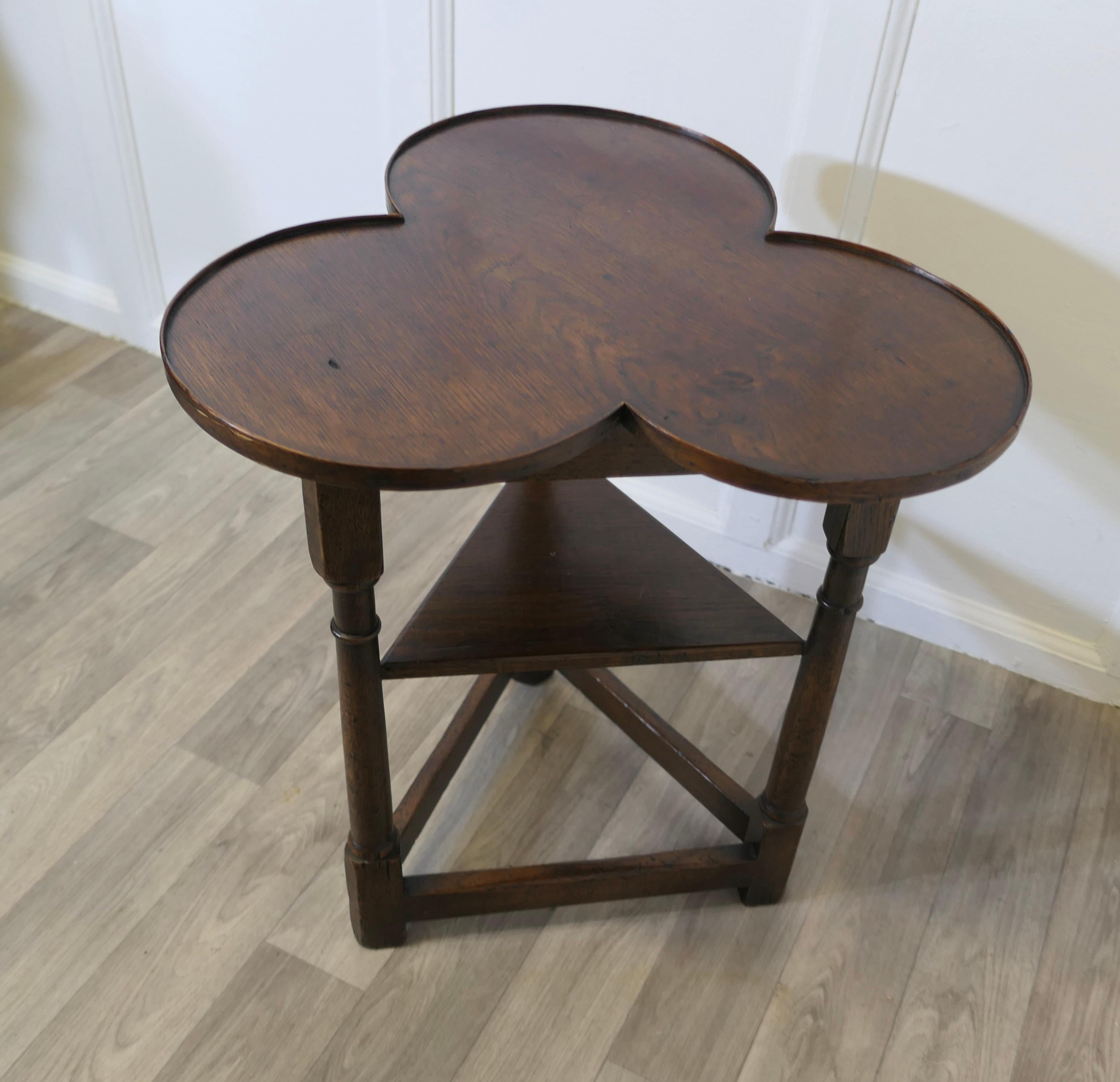 Irish Oak Clover Leaf Table with Undertier   Celtic Gothic Oak Clover Top Table 4