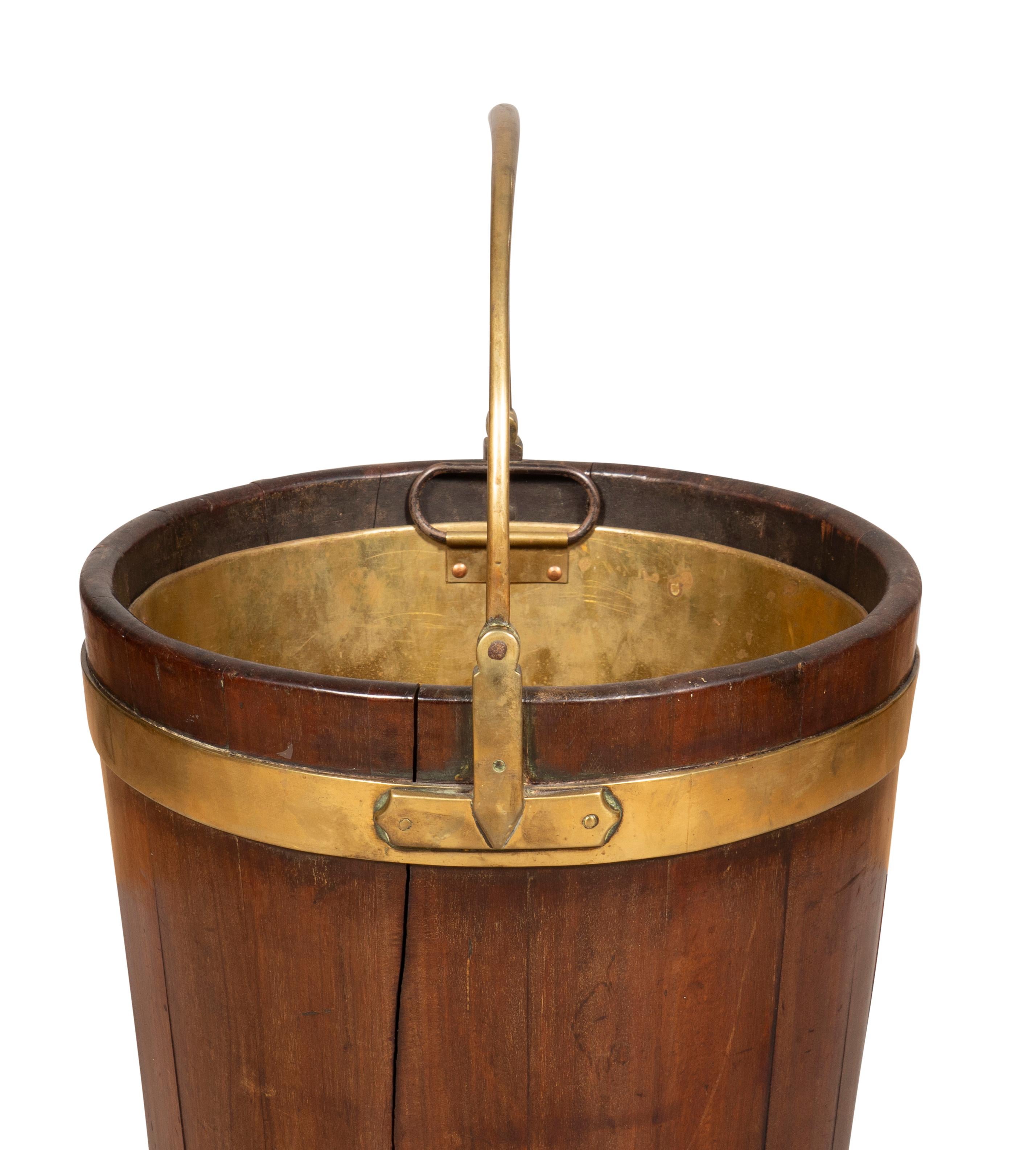 Irish Regency Mahogany And Brass Peat Bucket In Good Condition In Essex, MA